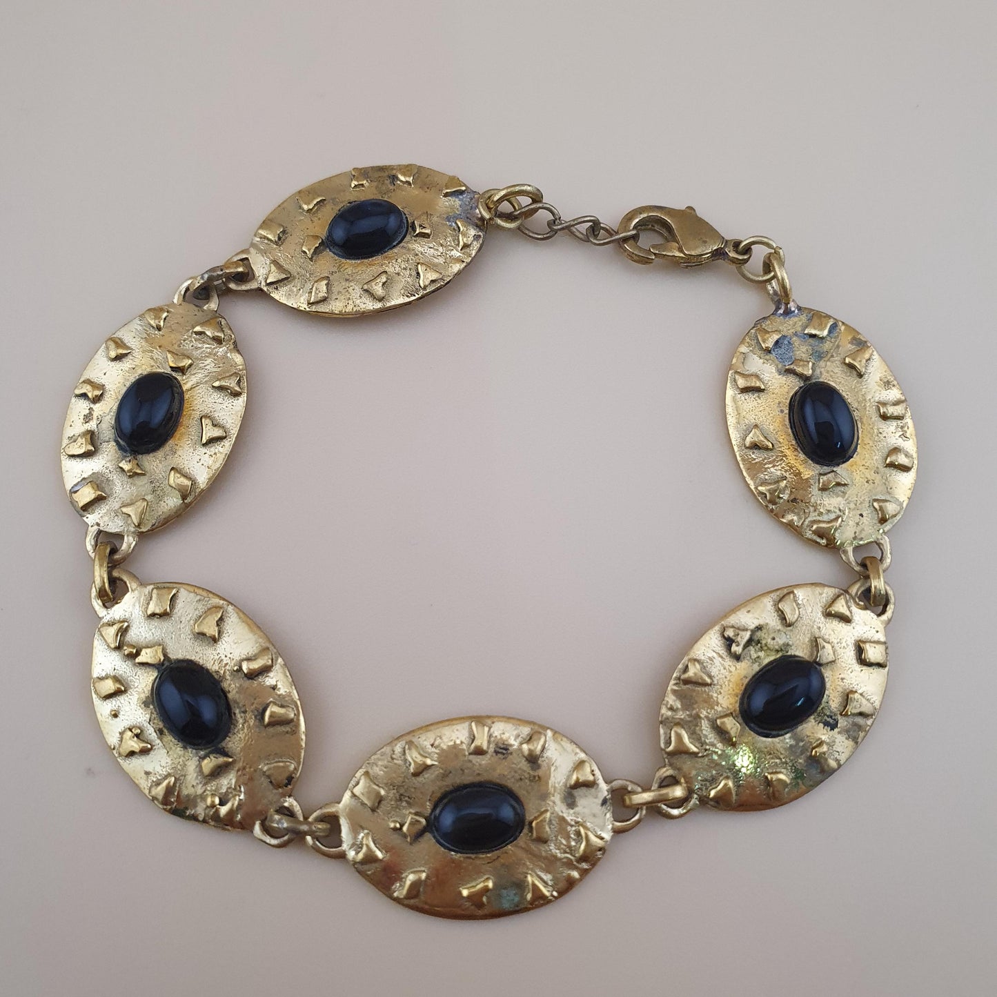 Geometrisches Vintage-Armband aus Messing und Onyx