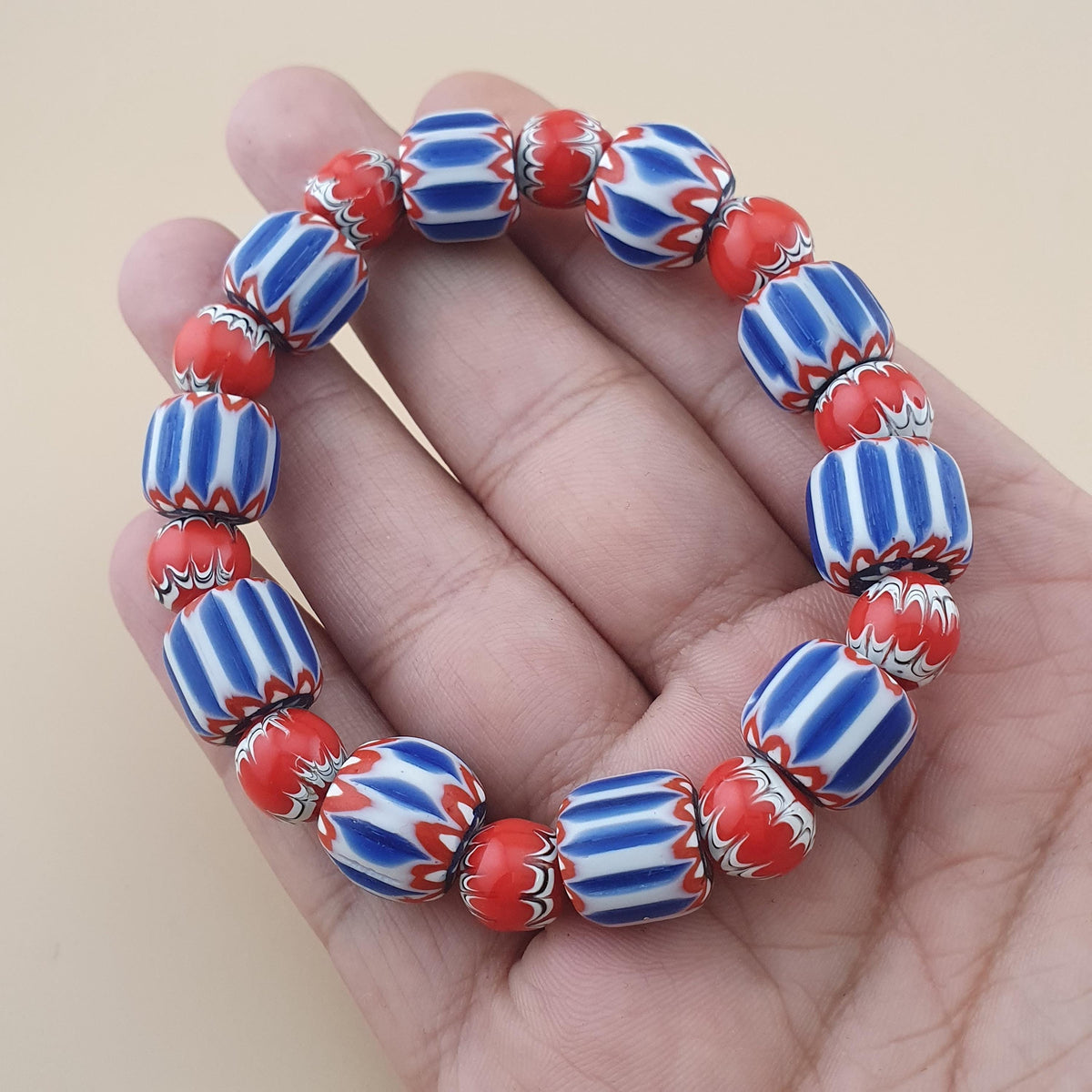 Armband mit Glasperlen im Chevron- und Trade-Stil aus Venedig