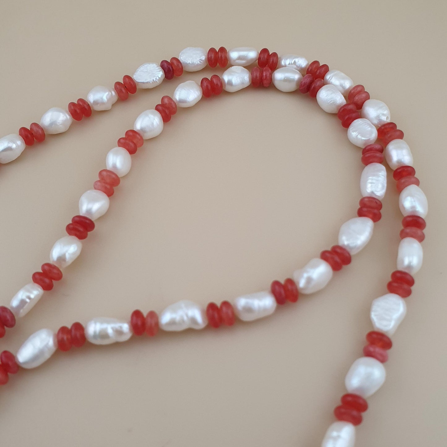 Delicate Freshwater Pearl and Rose Quartz Beads Necklace