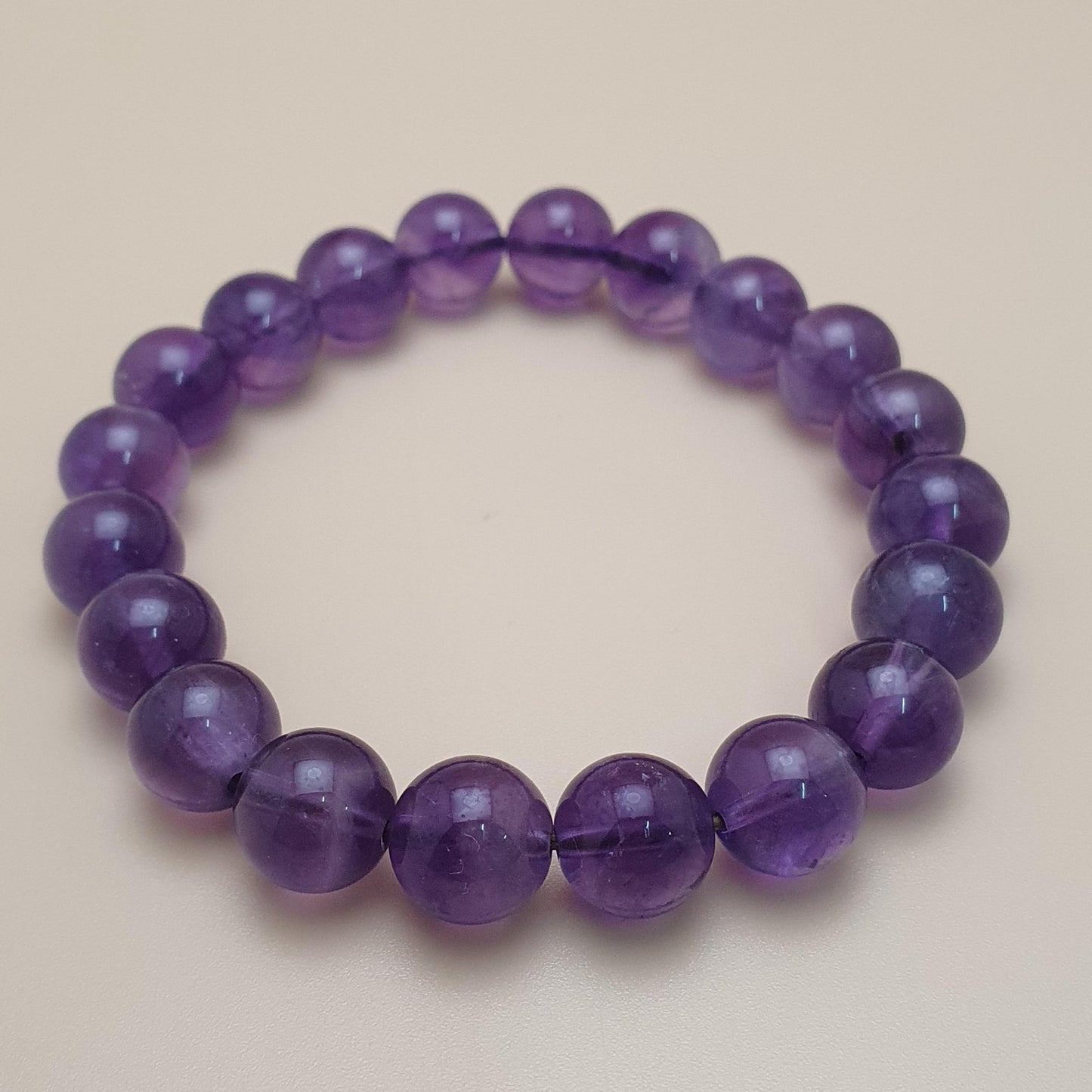 Lila klarer Amethyst Armband mit runden Perlen
