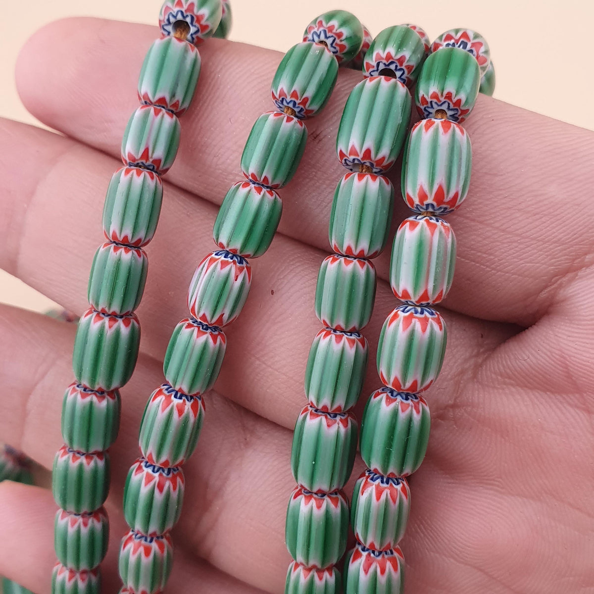 Collier de perles de verre Chevron vert vintage - Style vénitien, 56 cm