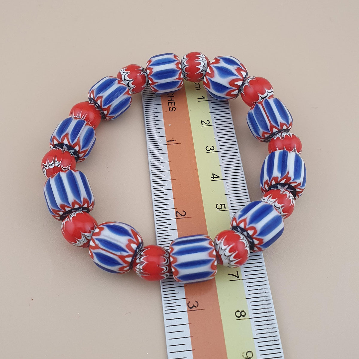 Armband mit Glasperlen im Chevron- und Trade-Stil aus Venedig