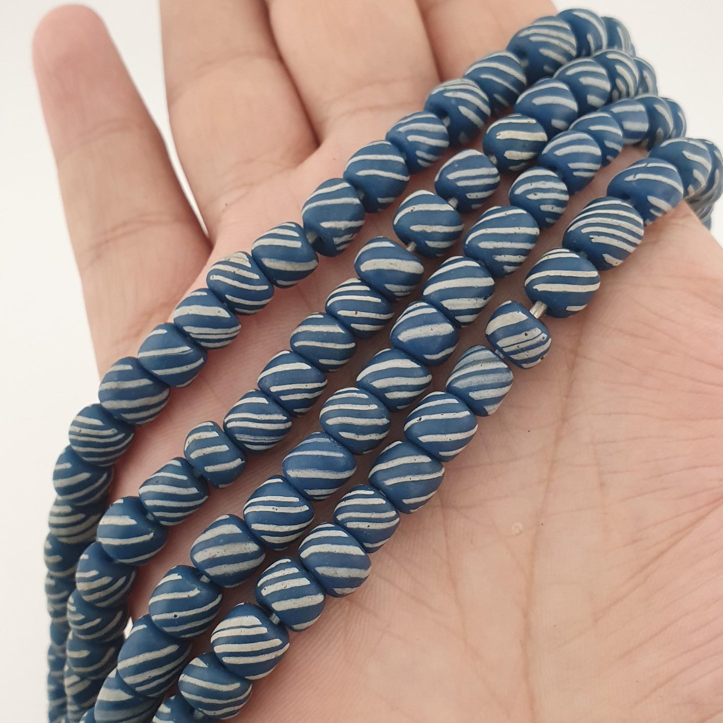 Vintage Afrikanischer Stil Weißer Streifen Blau 7mm -8mm Glasperlen Halskette Strang