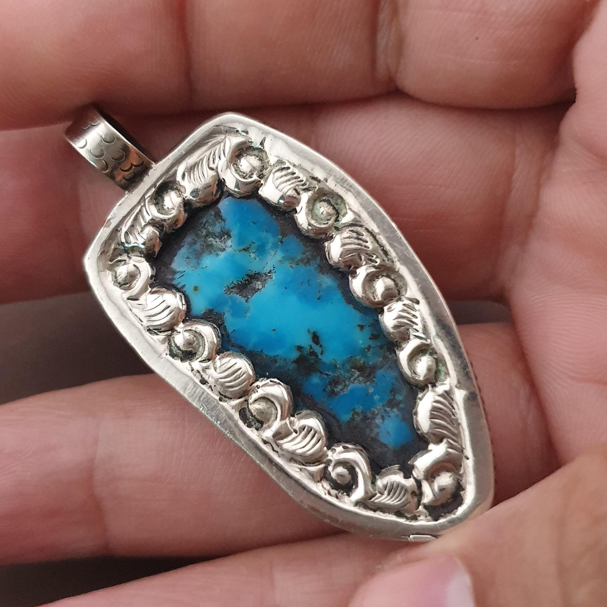 Vintage Turqouise & Brass Beatiful Desgin Pendant