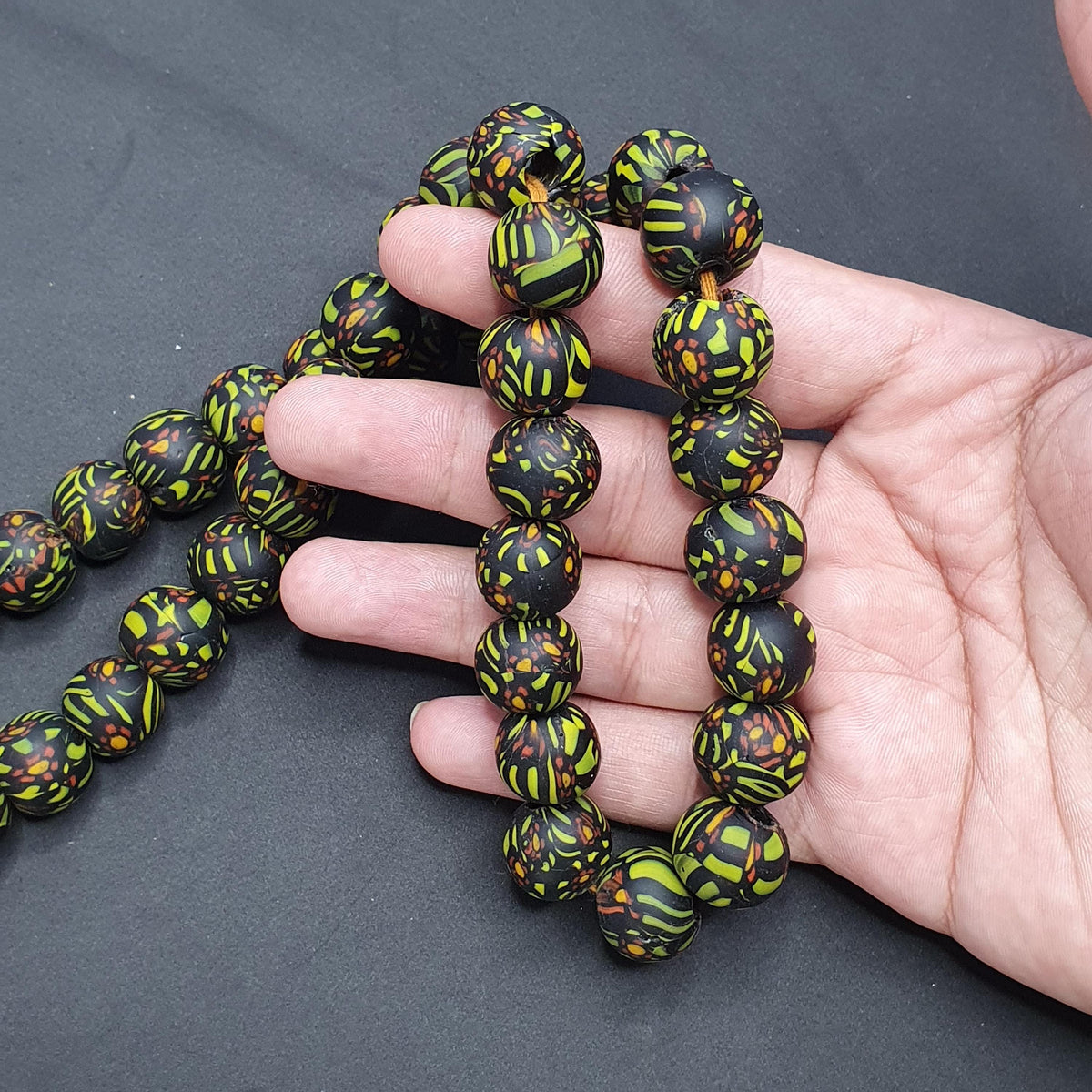 Collier vintage Gabri Style perles de verre vertes - 50 cm