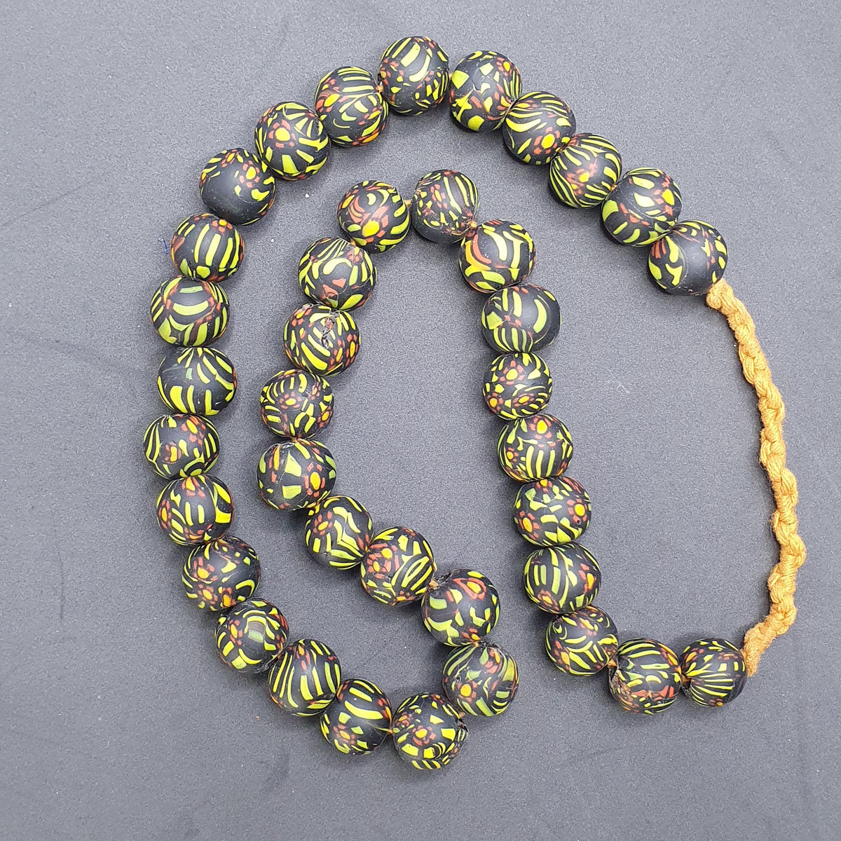 Collier vintage Gabri Style perles de verre vertes - 50 cm