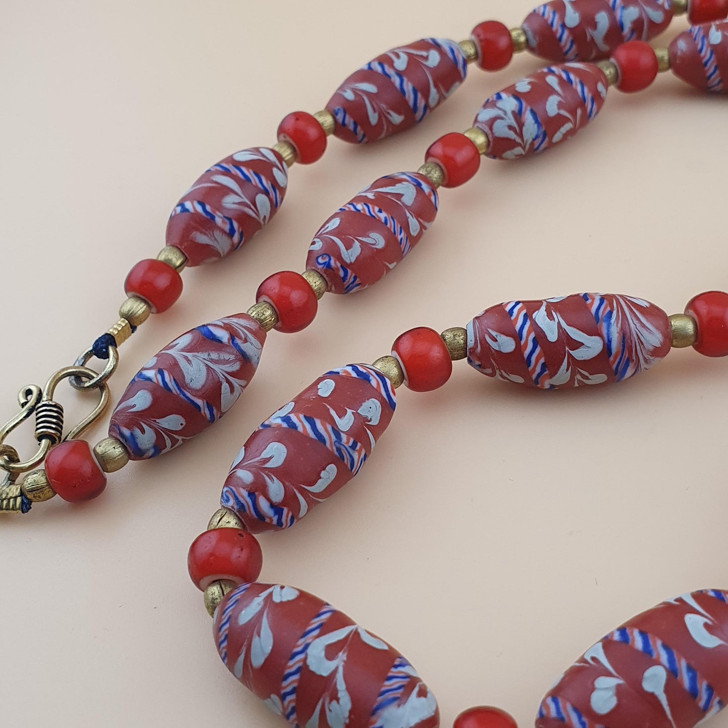 Antique Venetian Style Feather Desgin & Venetian Red WhiteHeart Glass Beads Necklace