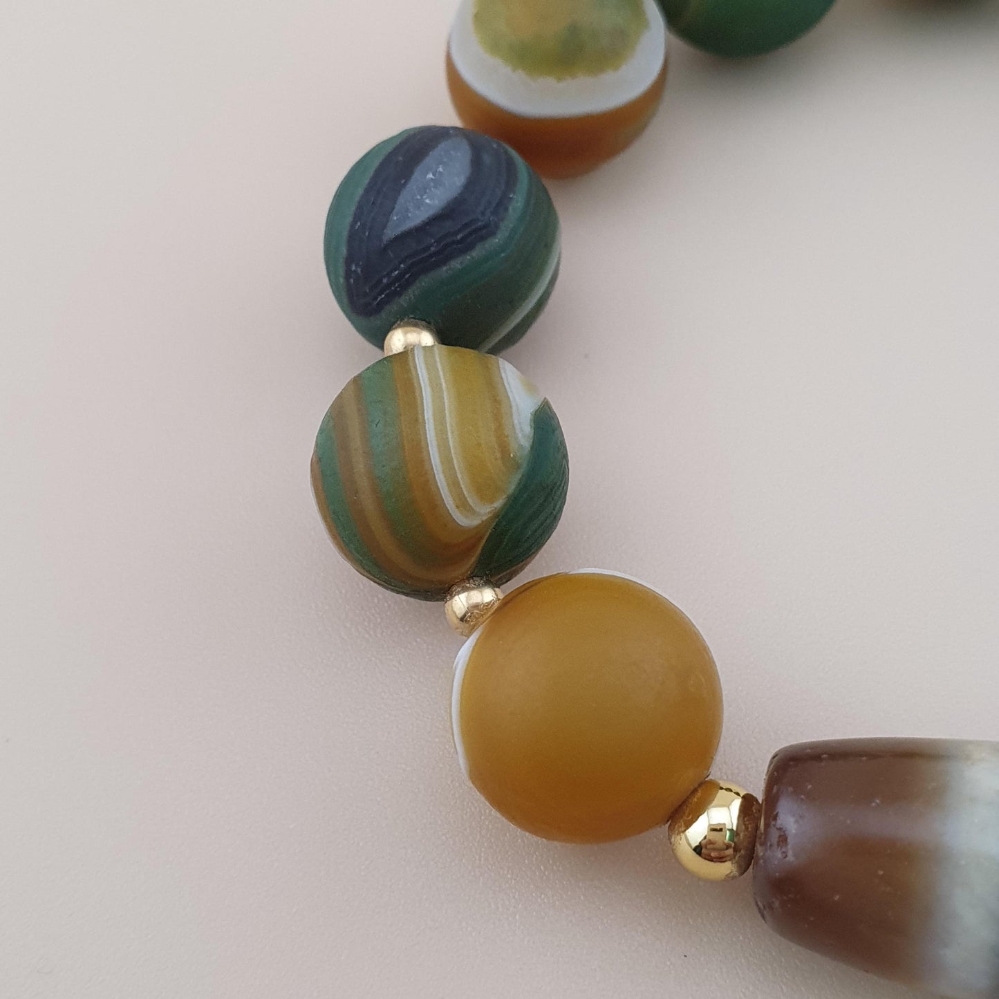 Vintage 2 Stripe Himalayan Tibetan Agate Dzi Bead & Suliemani Bead Bracelet