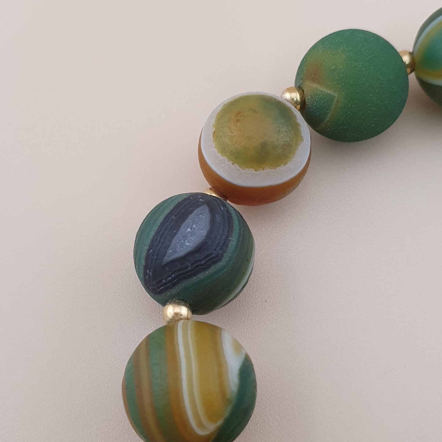 Vintage 2 Stripe Himalayan Tibetan Agate Dzi Bead & Suliemani Bead Bracelet