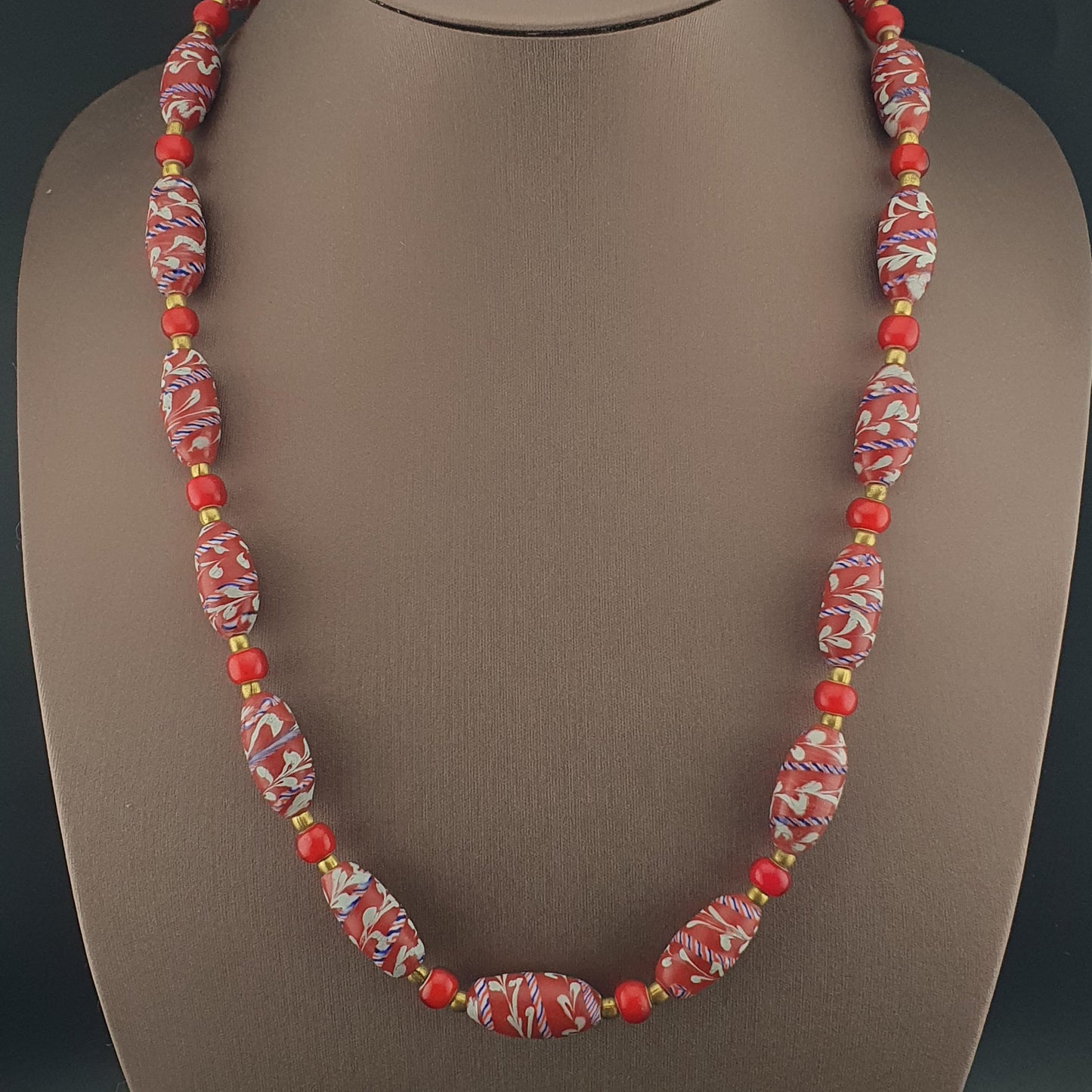 Antique Venetian Style Feather Desgin & Venetian Red WhiteHeart Glass Beads Necklace