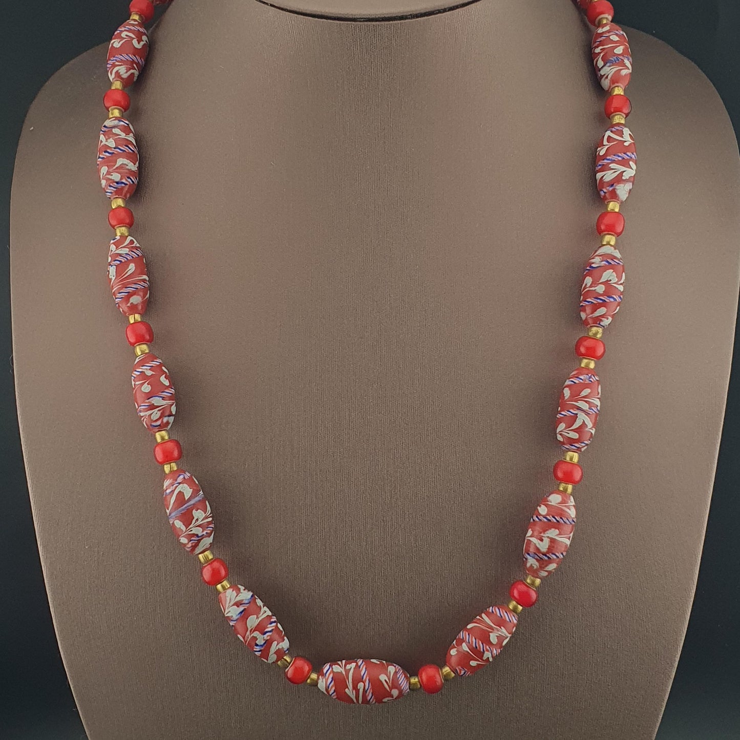 Antique Venetian Style Feather Desgin & Venetian Red WhiteHeart Glass Beads Necklace