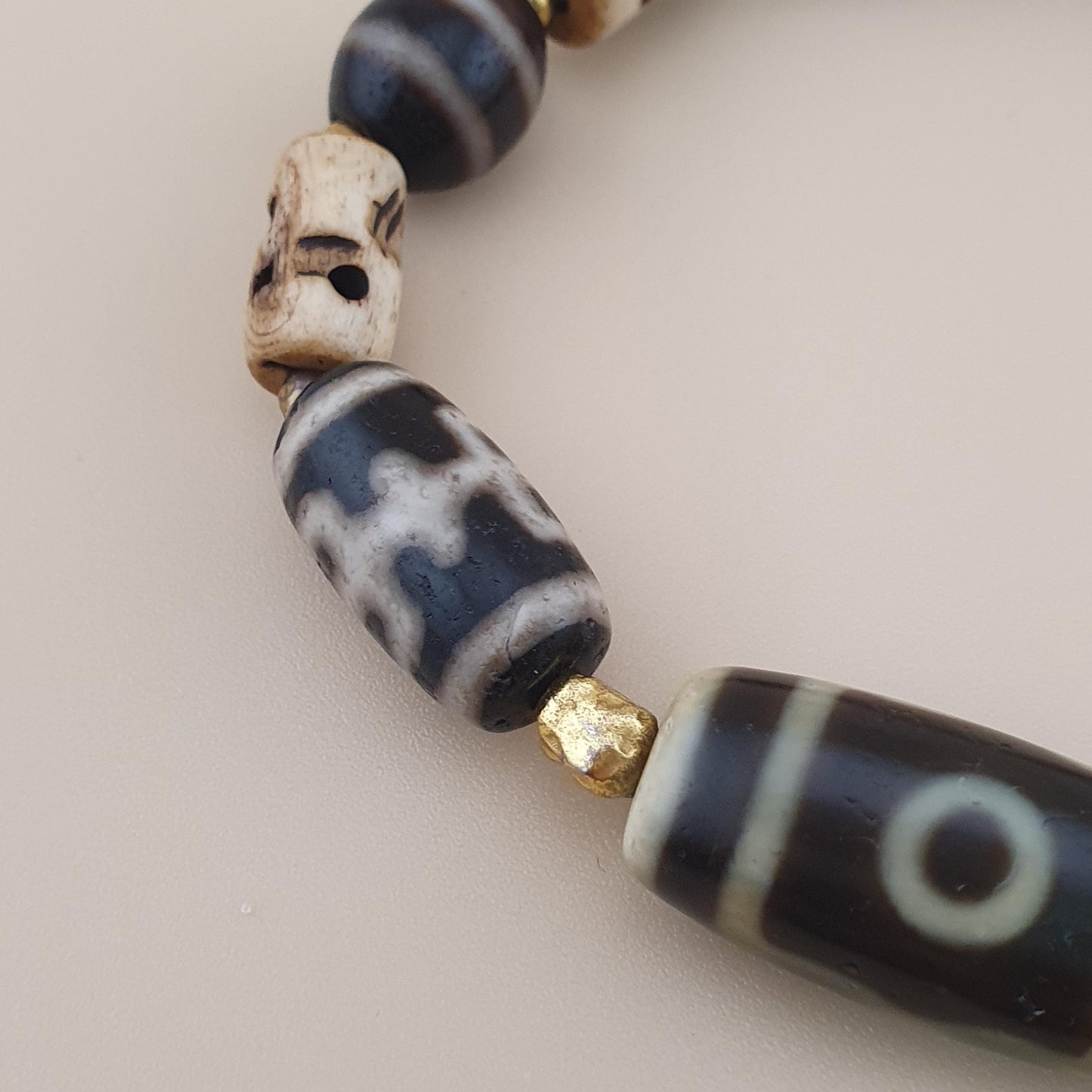 Vintage 2 Eyes Himalayan Tibetan & Unique Pattern Agate Beads Bracelet