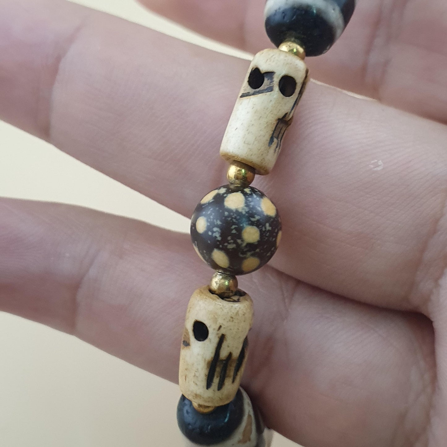 Vintage Himalayan Tibetan Treasure Vase Pattern & 2 Eyes Agate Beads Bracelet