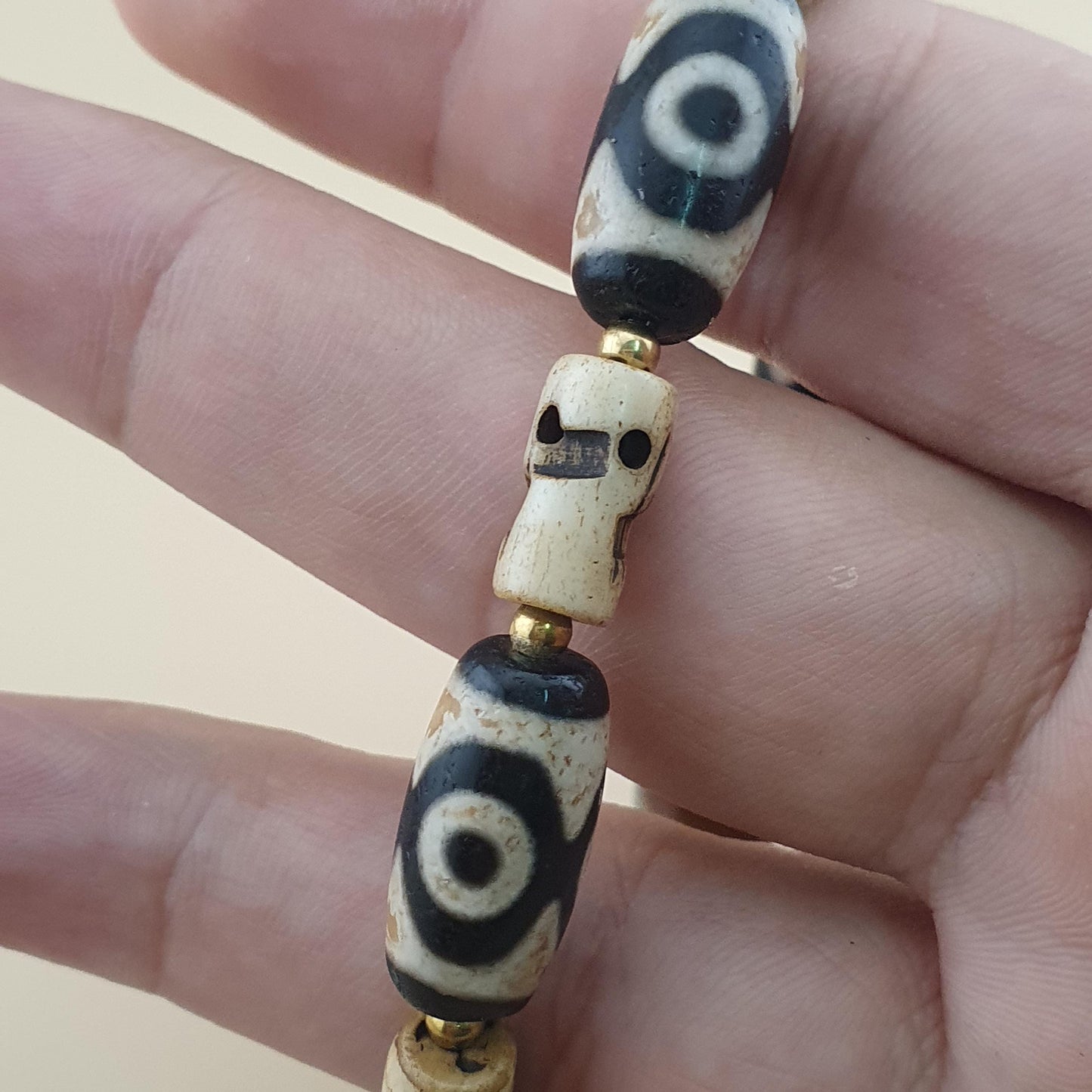 Vintage Himalayan Tibetan Treasure Vase Pattern & 2 Eyes Agate Beads Bracelet