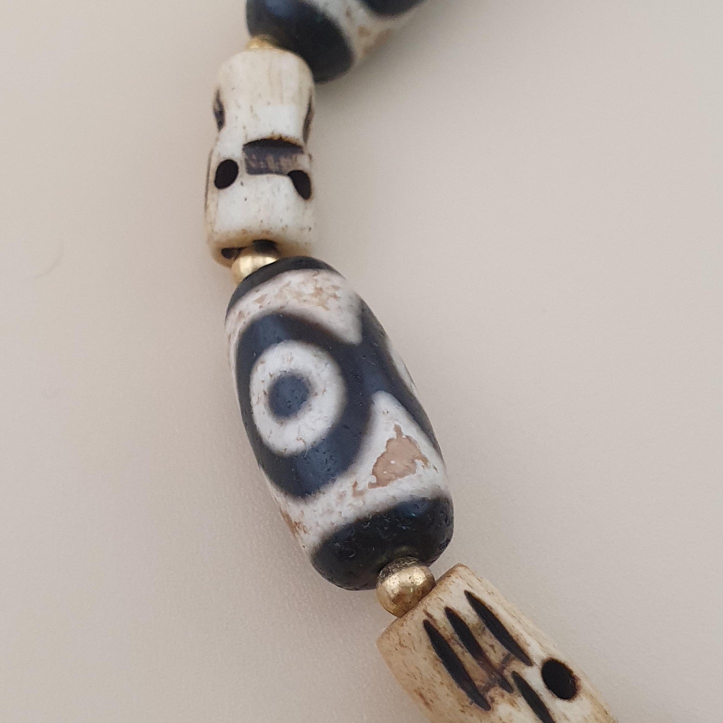 Vintage Himalayan Tibetan Treasure Vase Pattern & 2 Eyes Agate Beads Bracelet