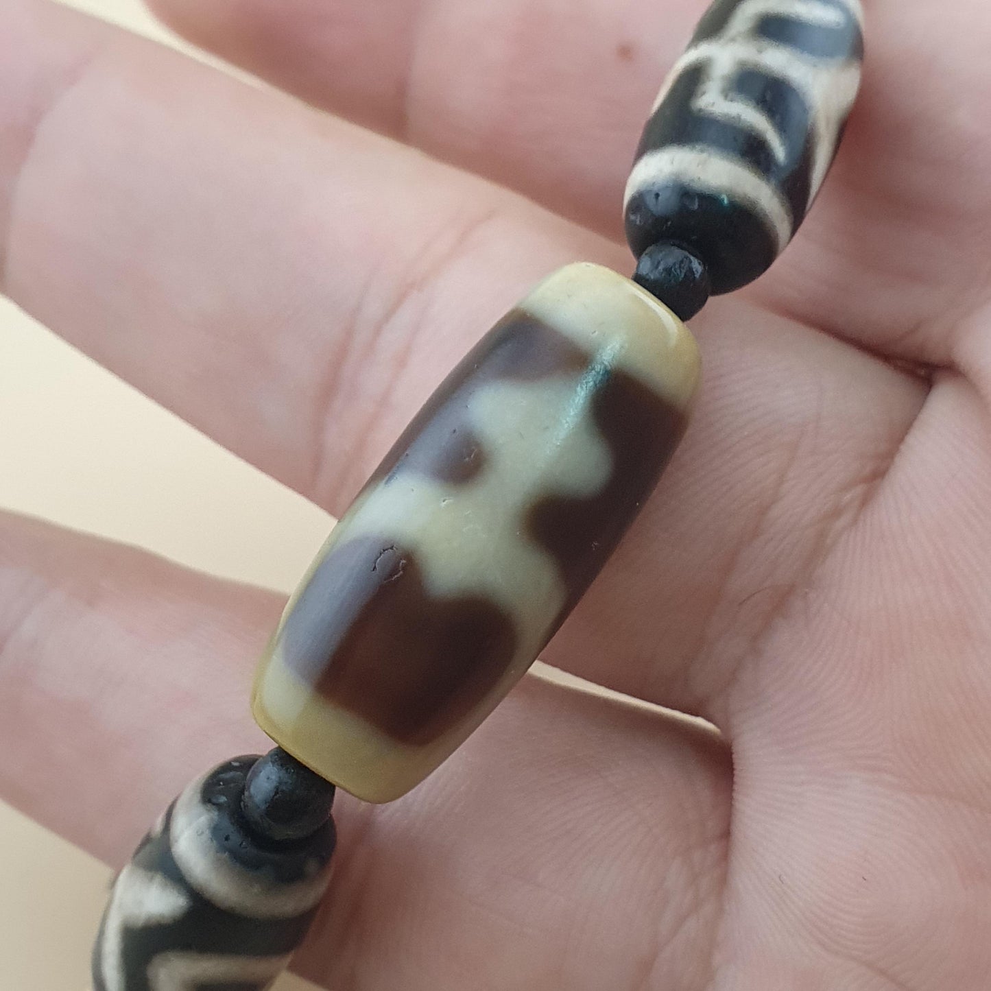 Vintage Himalayan Tibetan Treasure Vase Pattern & 2 Eyes Agate Beads Bracelet