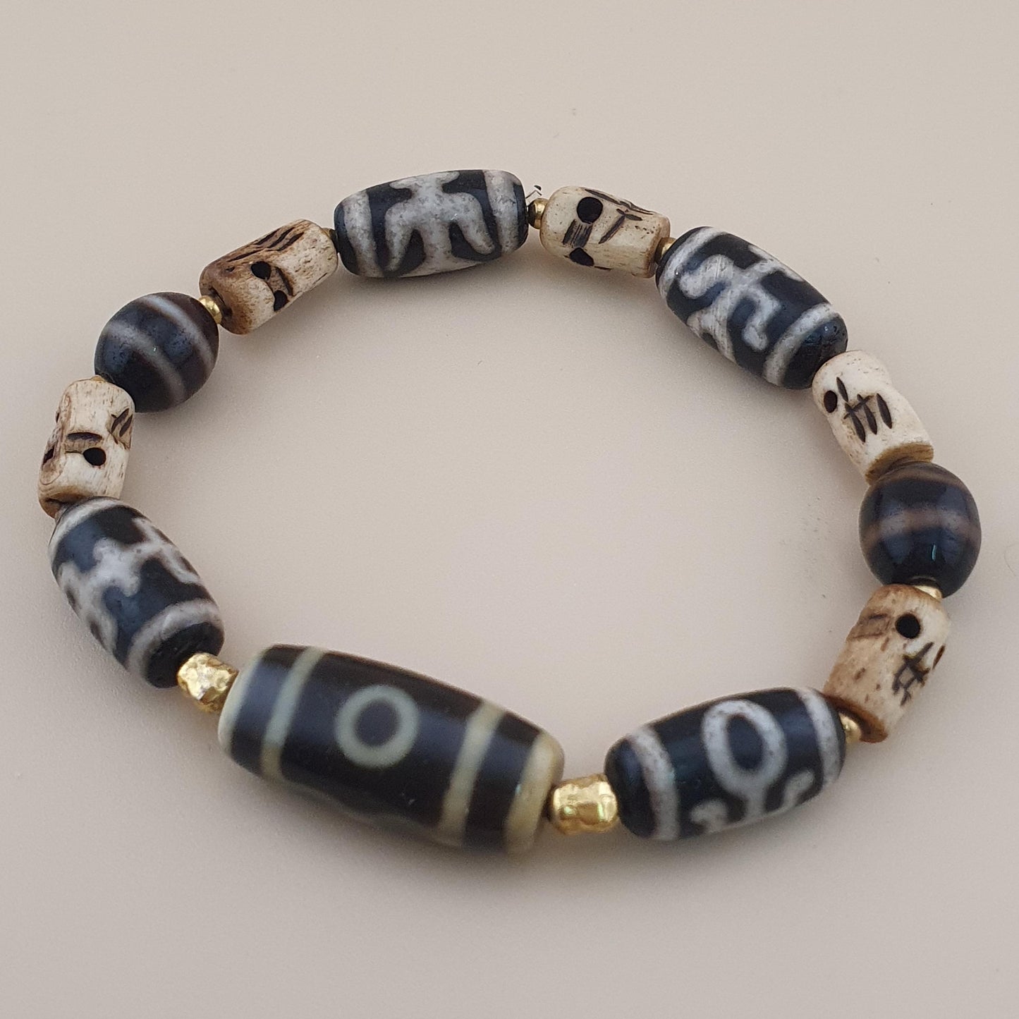 Vintage 2 Eyes Himalayan Tibetan & Unique Pattern Agate Beads Bracelet