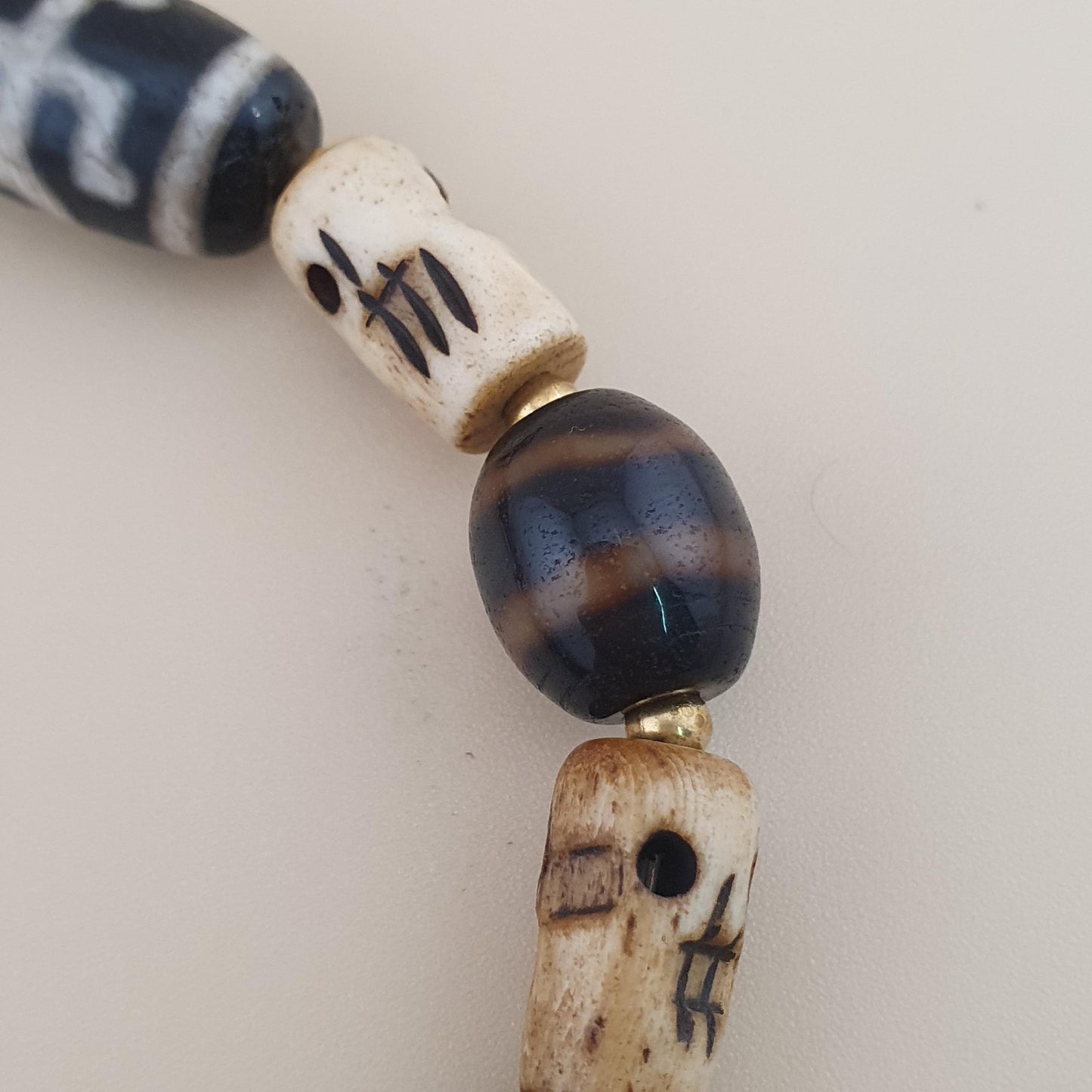 Vintage 2 Eyes Himalayan Tibetan & Unique Pattern Agate Beads Bracelet