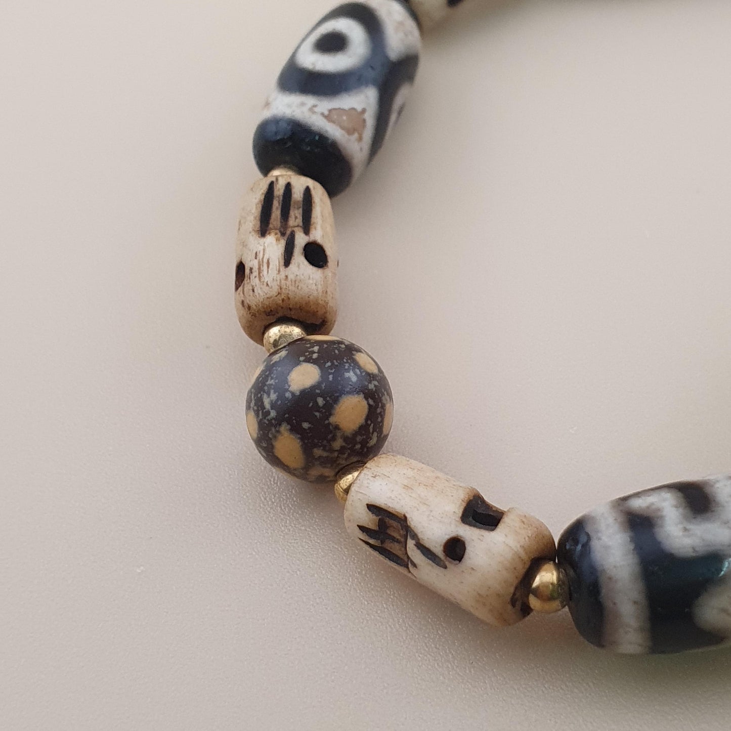 Vintage Himalayan Tibetan Treasure Vase Pattern & 2 Eyes Agate Beads Bracelet