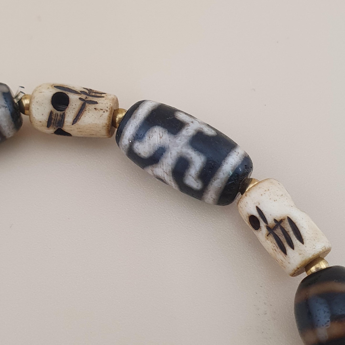 Vintage 2 Eyes Himalayan Tibetan & Unique Pattern Agate Beads Bracelet