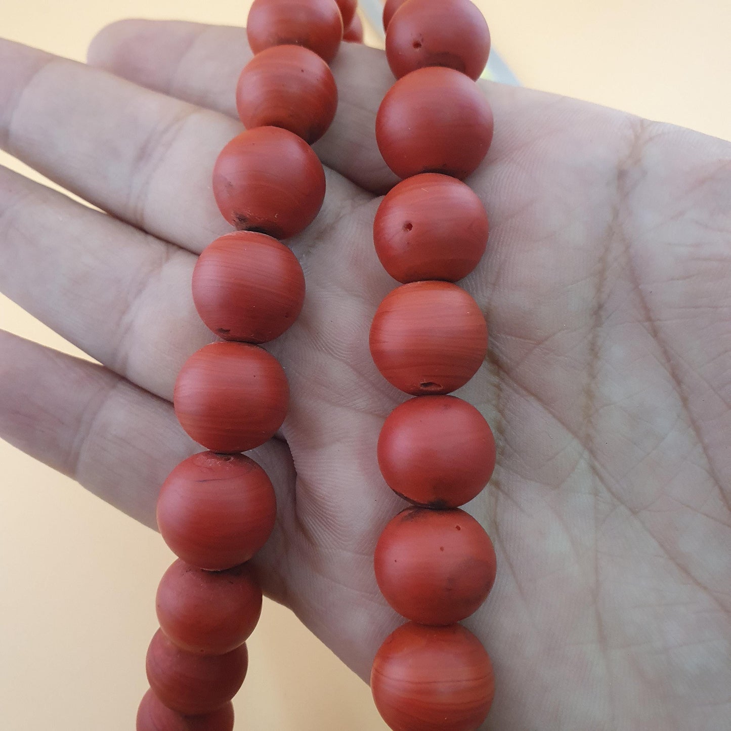 Halskette mit Glasperlen im afrikanischen Stil, Rot-Orange
