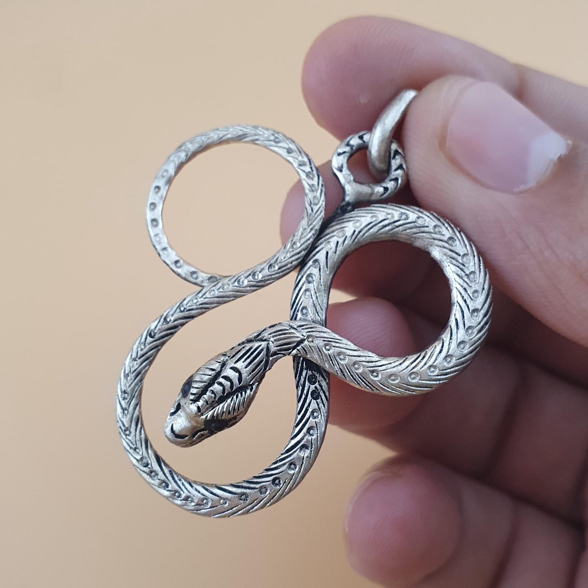 Pendentif en laiton vintage serpent, fait main magnifique