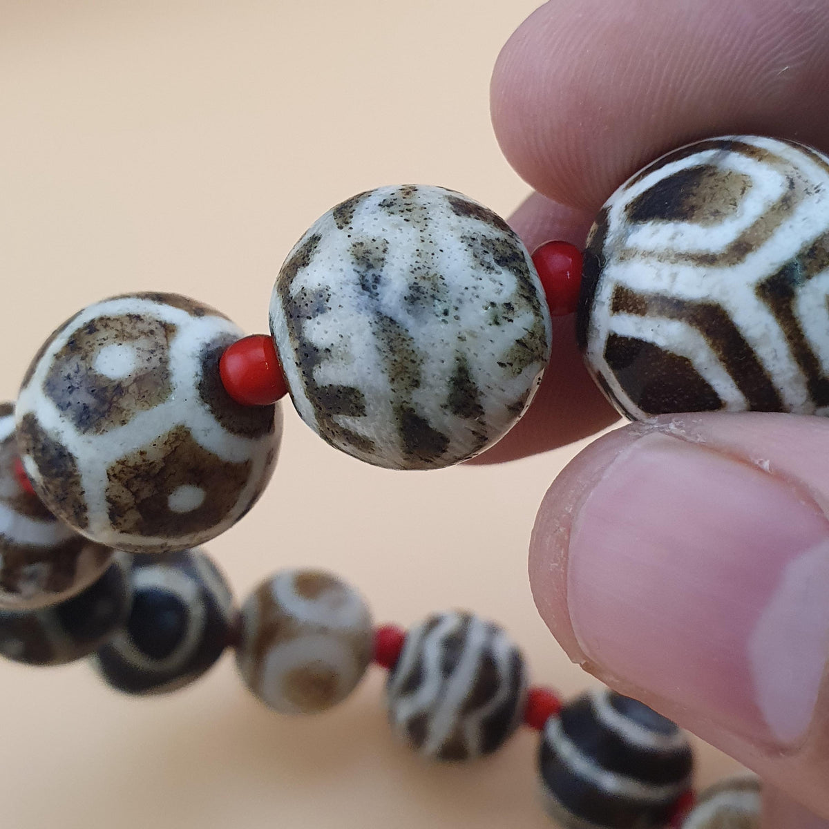 Bracelet en perles de verre Pumtek birmanes antiques Pyu et WhiteHeart de Venise