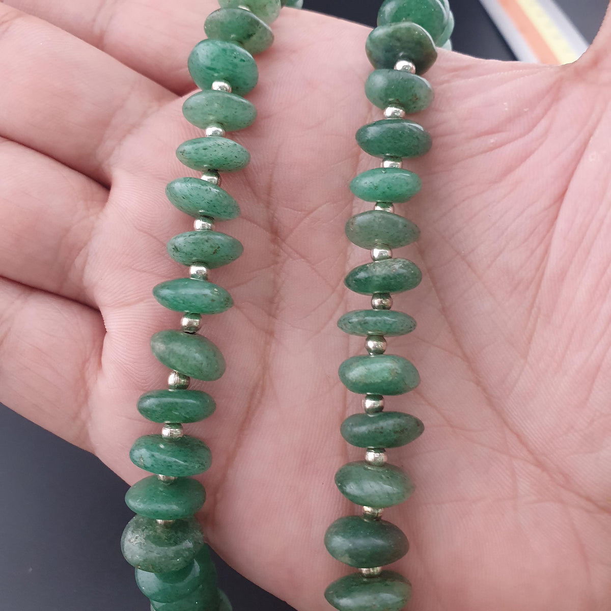 Collier de perles de jade en forme de pneu vintage