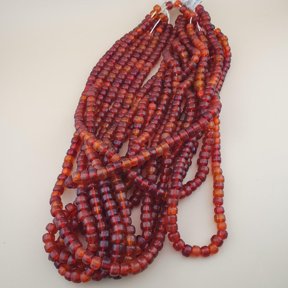 Collier de perles de verre vintage, style africain, orange et rouge, 61 cm