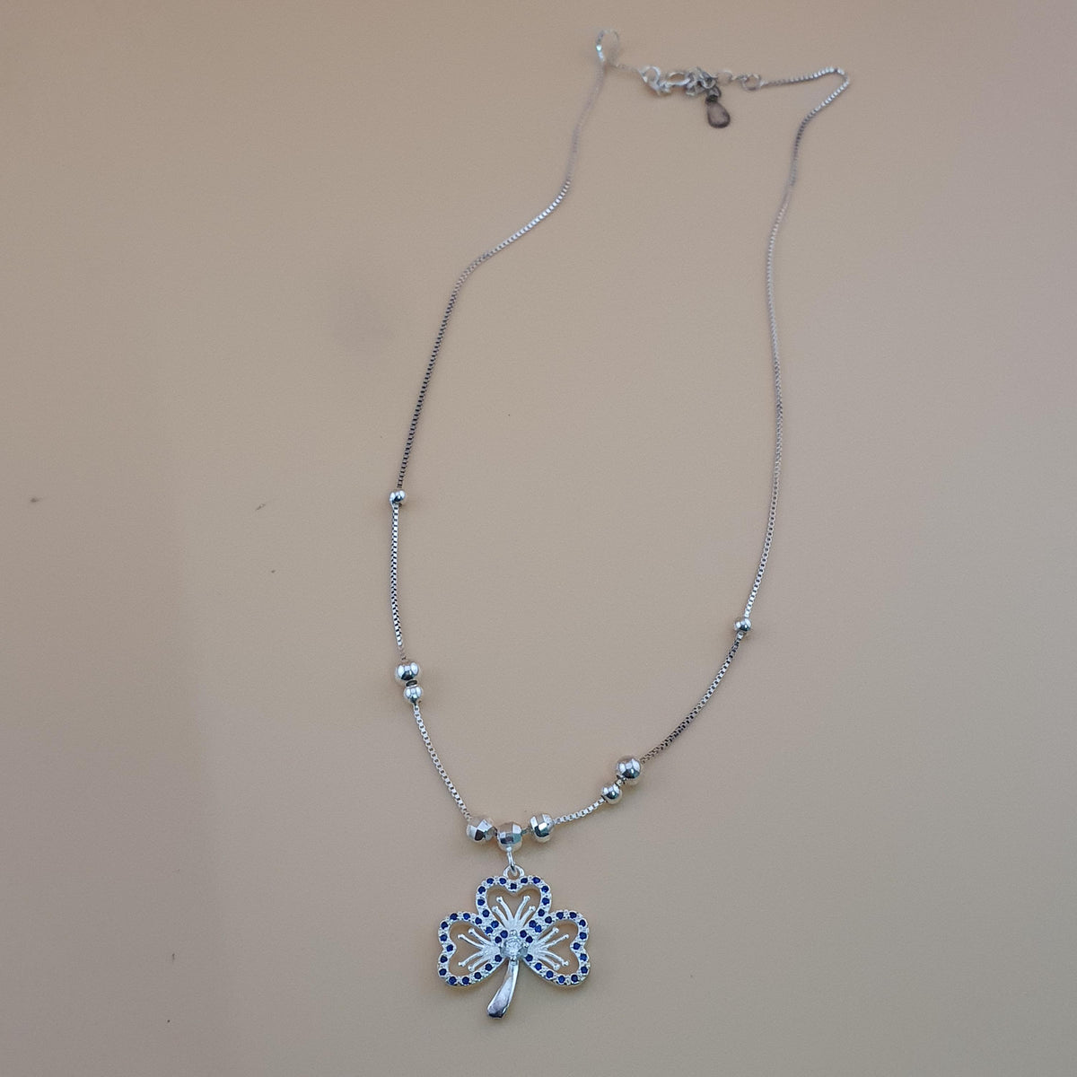 Elegant 925 Sterling Silver Four-Leaf Clover Pendant Blue & White Zirconia Stones Silver Chain