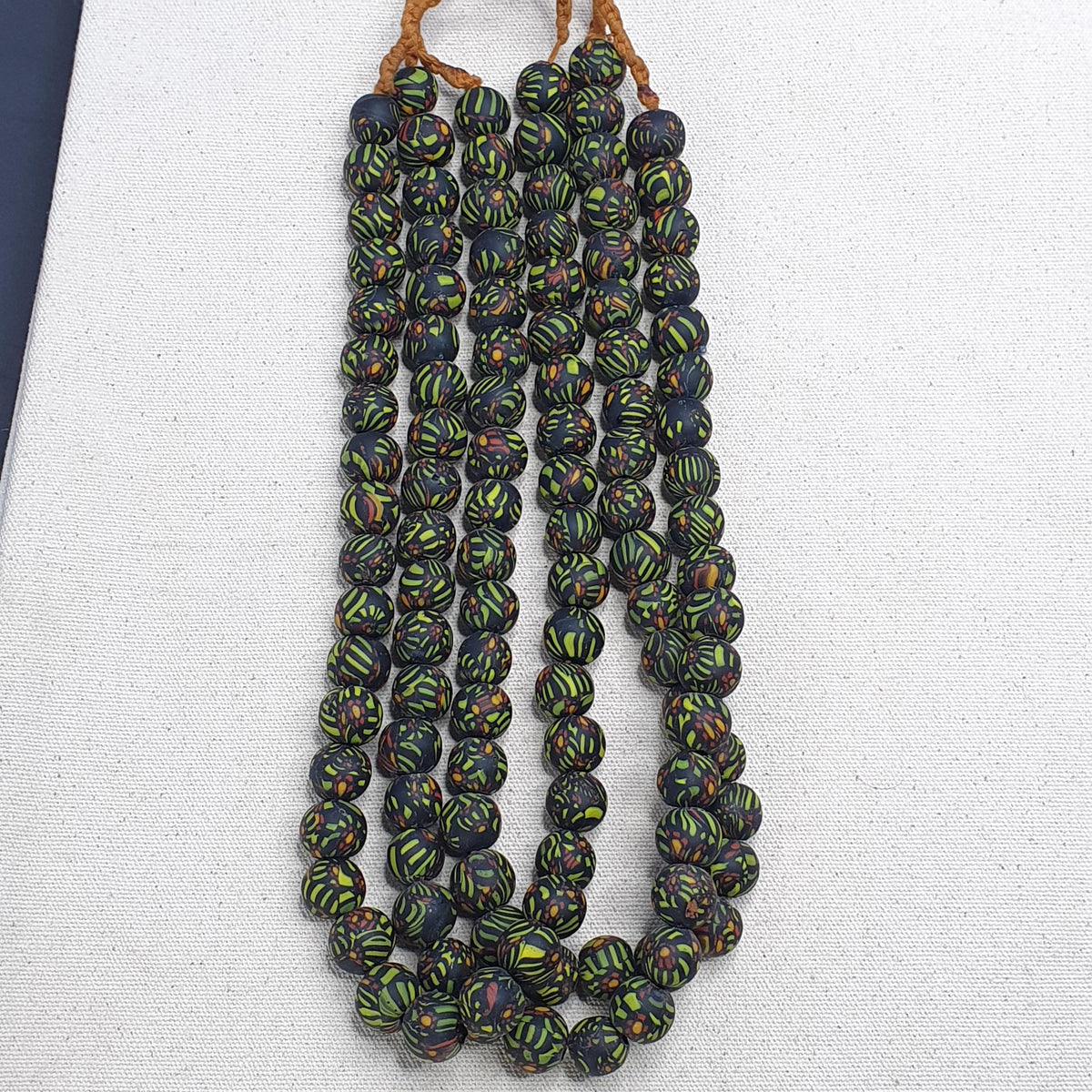 Collier vintage Gabri Style perles de verre vertes - 50 cm