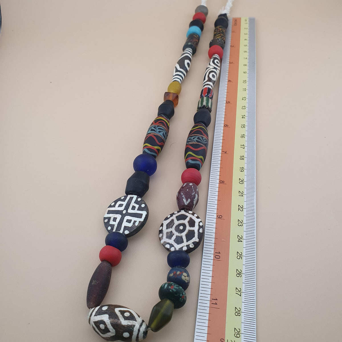 Collier vintage de perles asiatiques, africaines, Pumtek, Pyu et en verre
