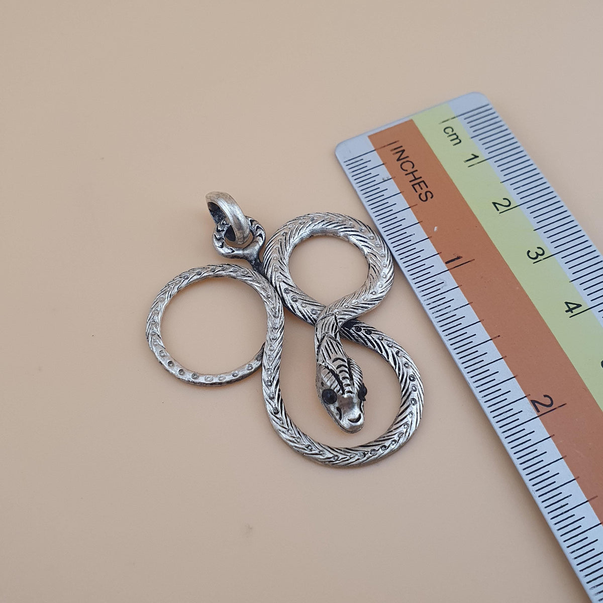 Pendentif en laiton vintage serpent, fait main magnifique