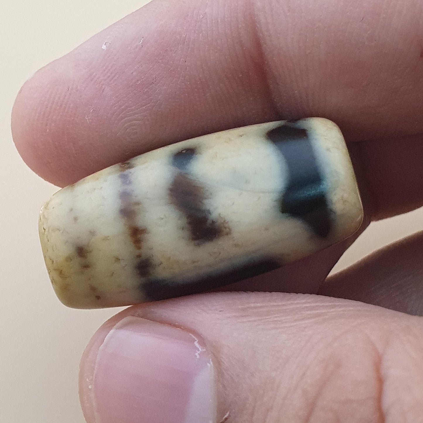 Vintage Unique Pattern Himalayan Tibetan Agate Bead Amulet