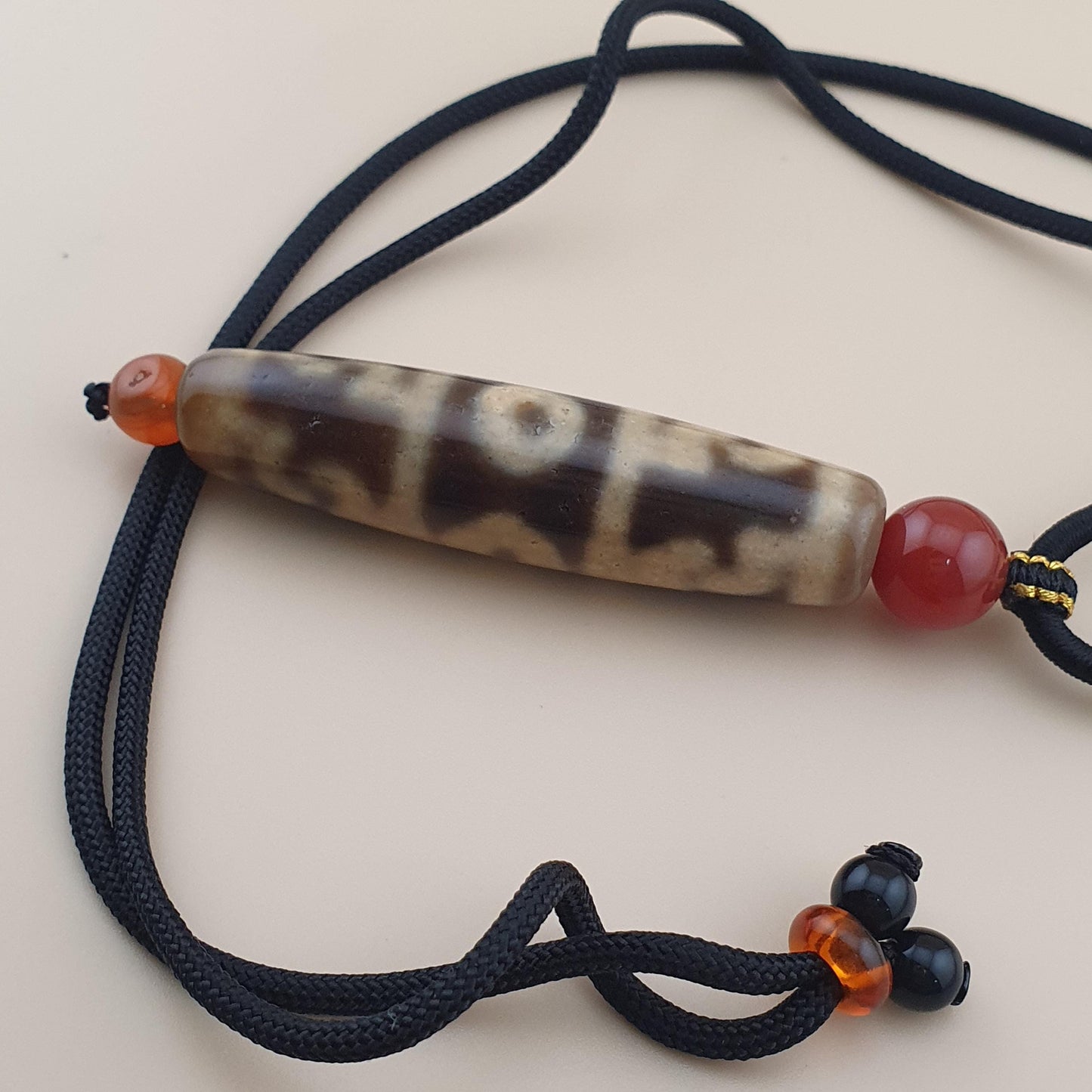 Vintage 3 Eyes Unique Pattern Himalayan Tibetan Agate Dzi Bead Amulet