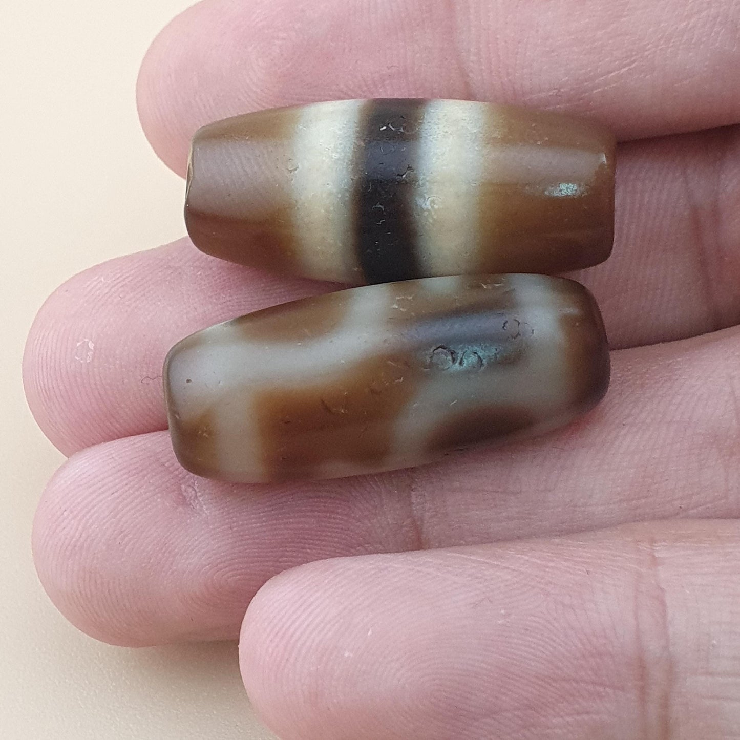 Vintage Himalayan Tibetan Treasure Vase & Stripe Pattern Agate Dzi Beads