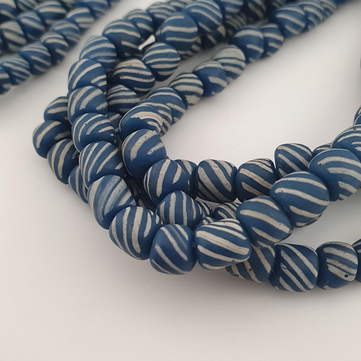 Vintage Afrikanischer Stil Weißer Streifen Blau 7mm -8mm Glasperlen Halskette Strang