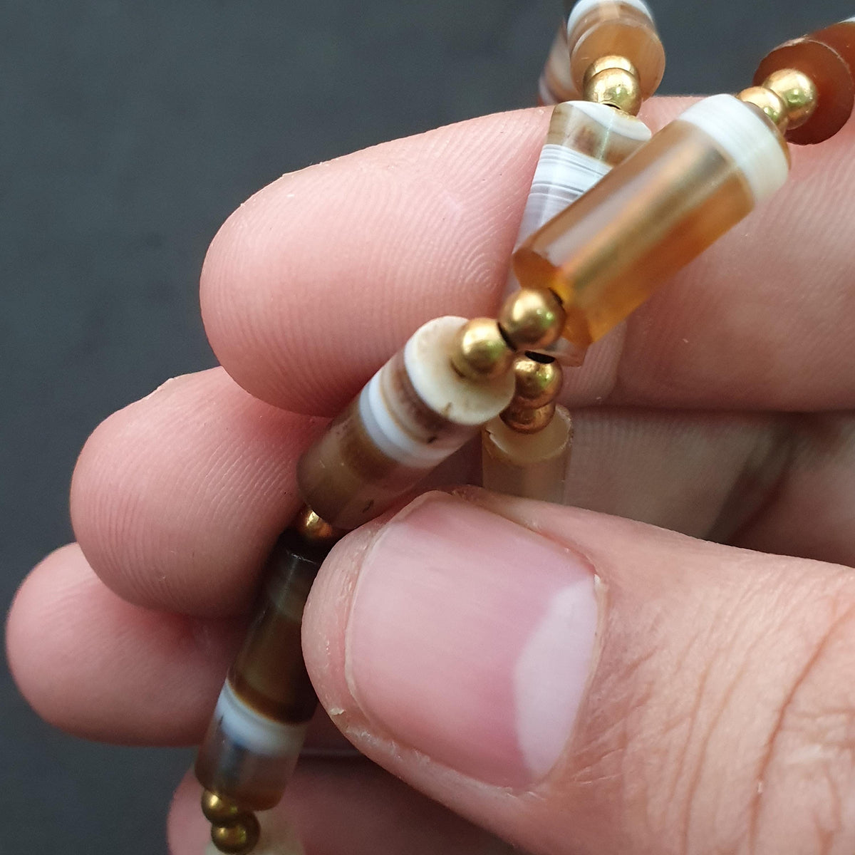Collier de perles d'agate yéménites authentiques antiques 22 pouces