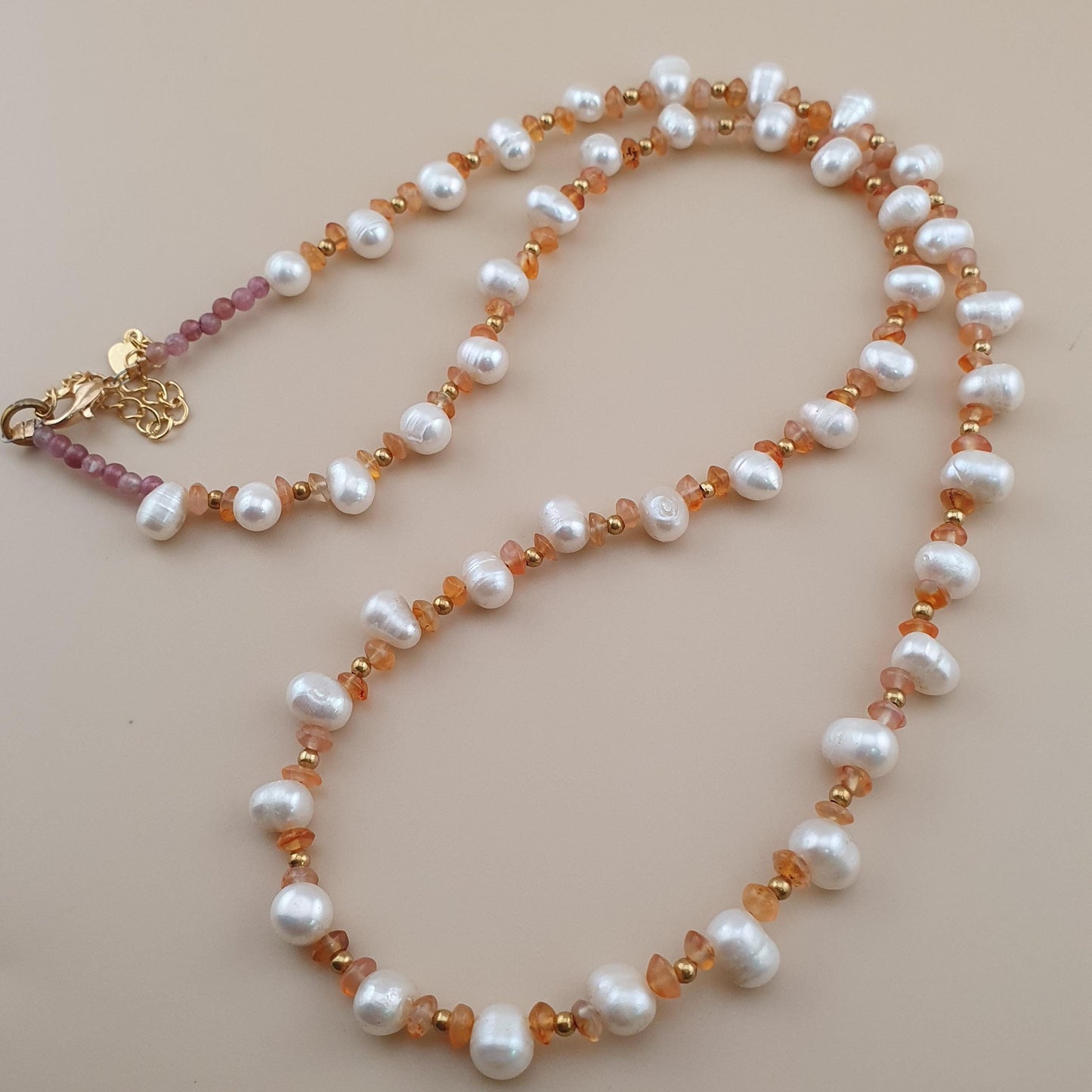 Elegant Fresh Water Pearl and Agate Beads Necklace