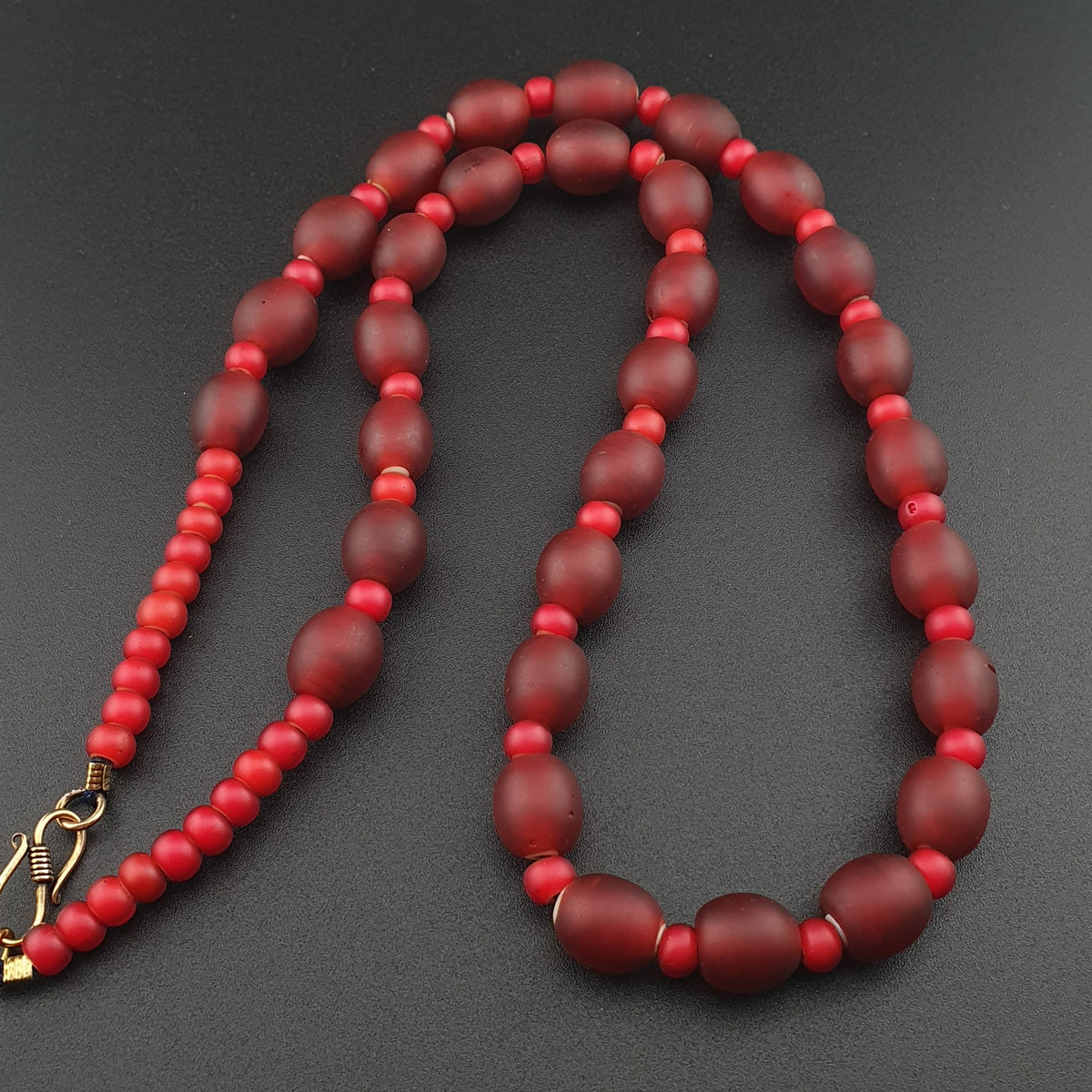 Vintage Venetian Red Whiteheart Beaded Necklace 6.3mm - 12.6mm