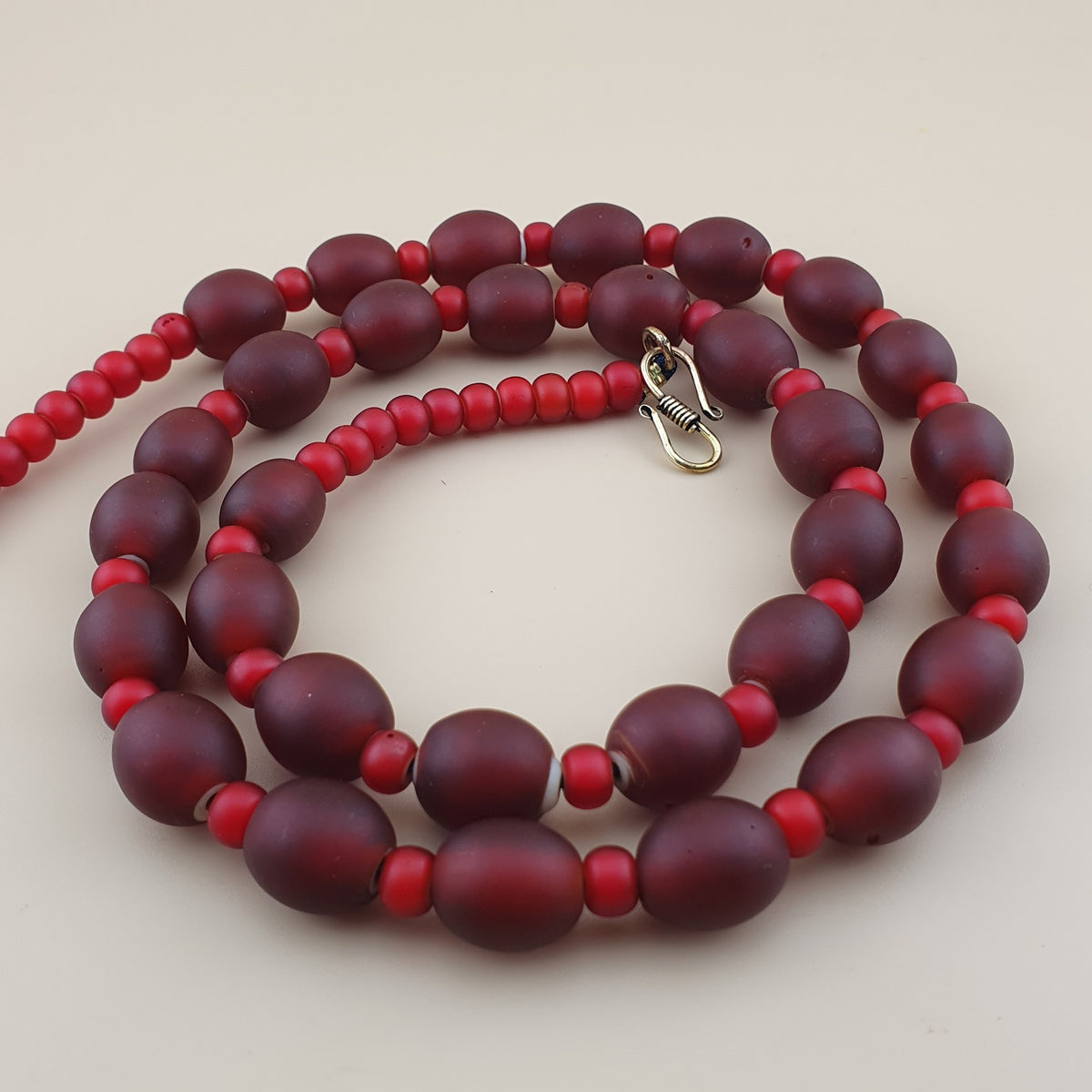 Vintage Venetian Red Whiteheart Beaded Necklace 6.3mm - 12.6mm