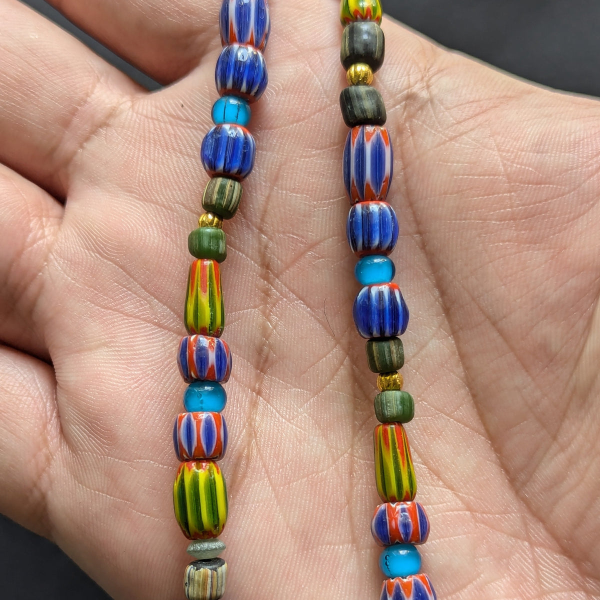 Collier Perles Chevron Multicolores et Cœur Blanc Style Vénitien