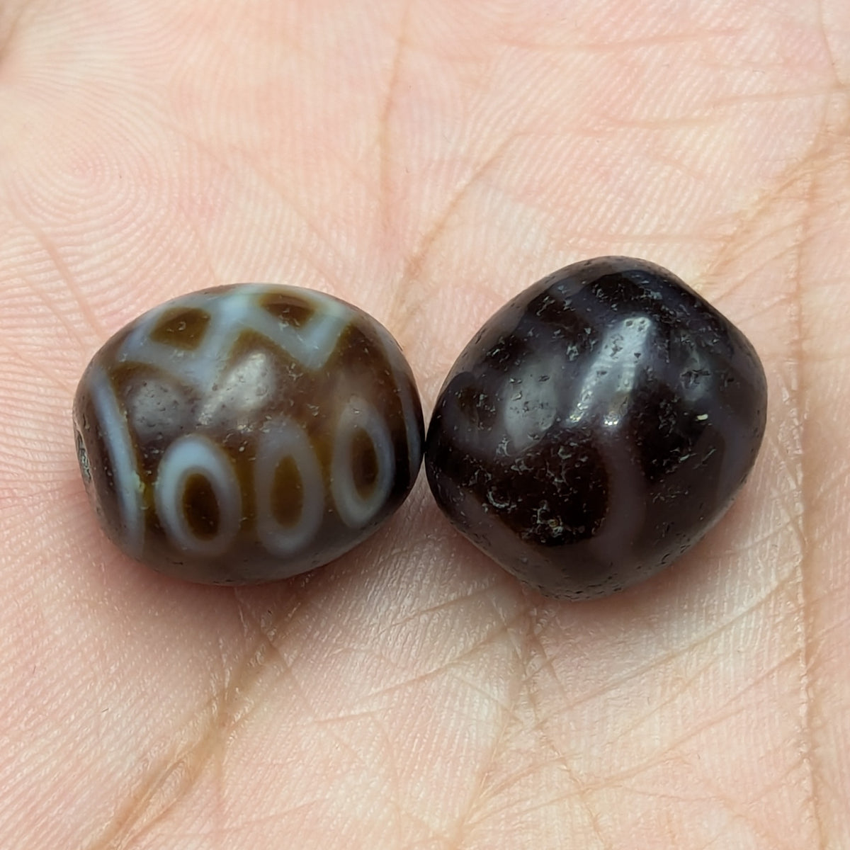 Lot de 2 Perles Vintage en Agate Dzi Tibétaines de l'Himalaya