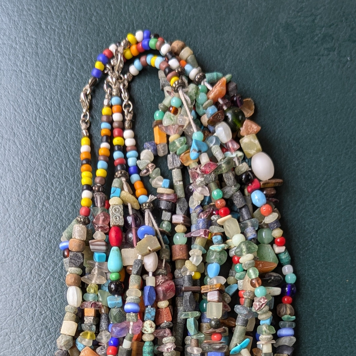 Collier de perles vintage en pierre mélangée Jade, Jaspe, Turquoise