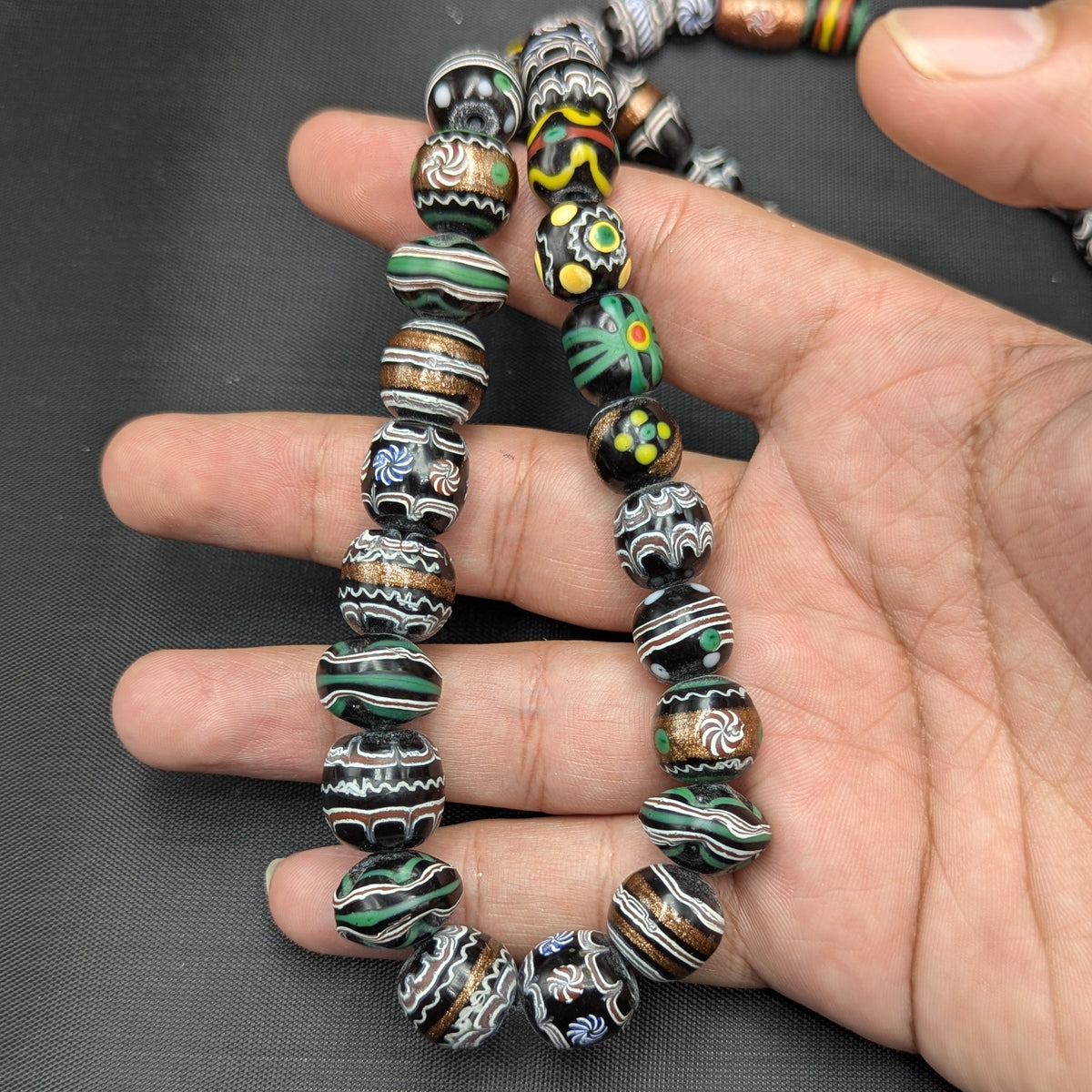 Collier de perles de verre aventurine mélangées, style vénitien vintage