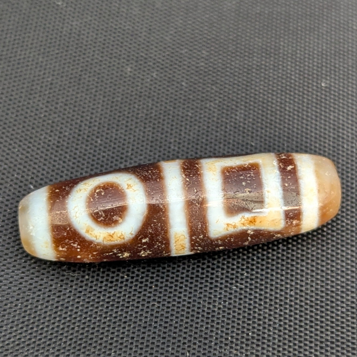 Amulette Dzi tibétaine vintage en agate, motif cercles et carrés
