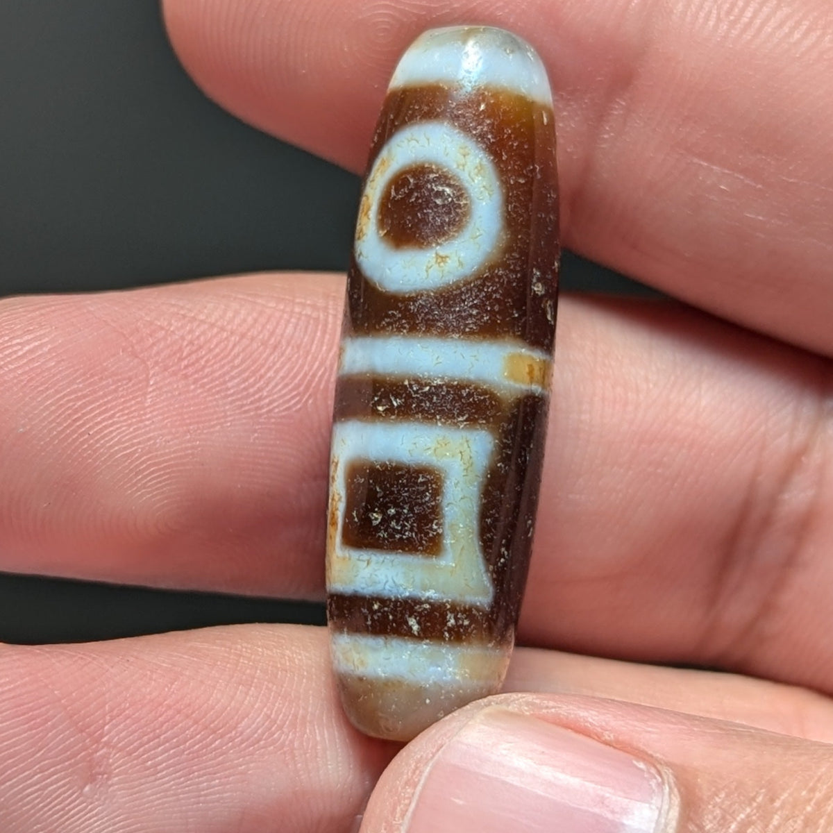 Amulette Dzi tibétaine vintage en agate, motif cercles et carrés