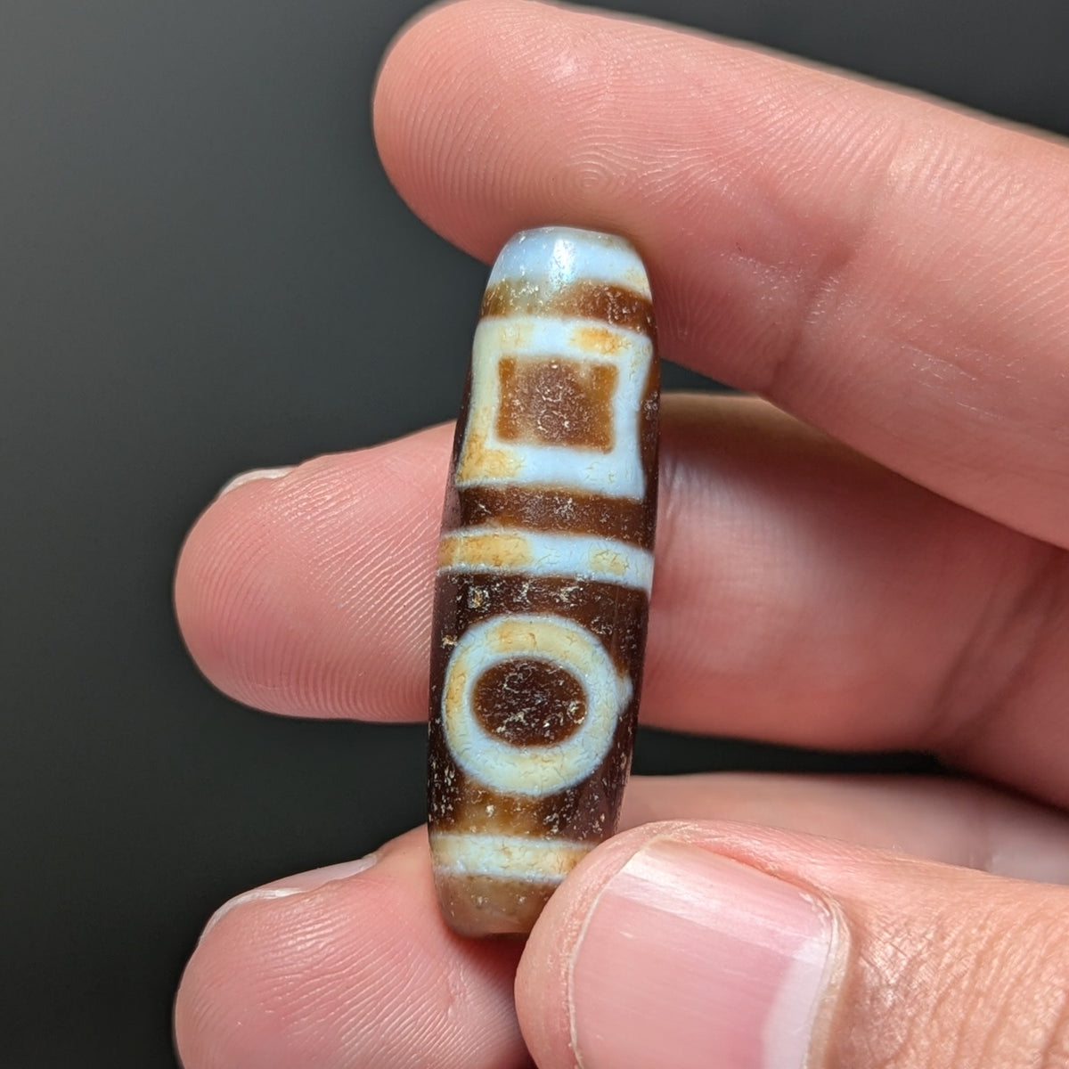 Amulette Dzi tibétaine vintage en agate, motif cercles et carrés