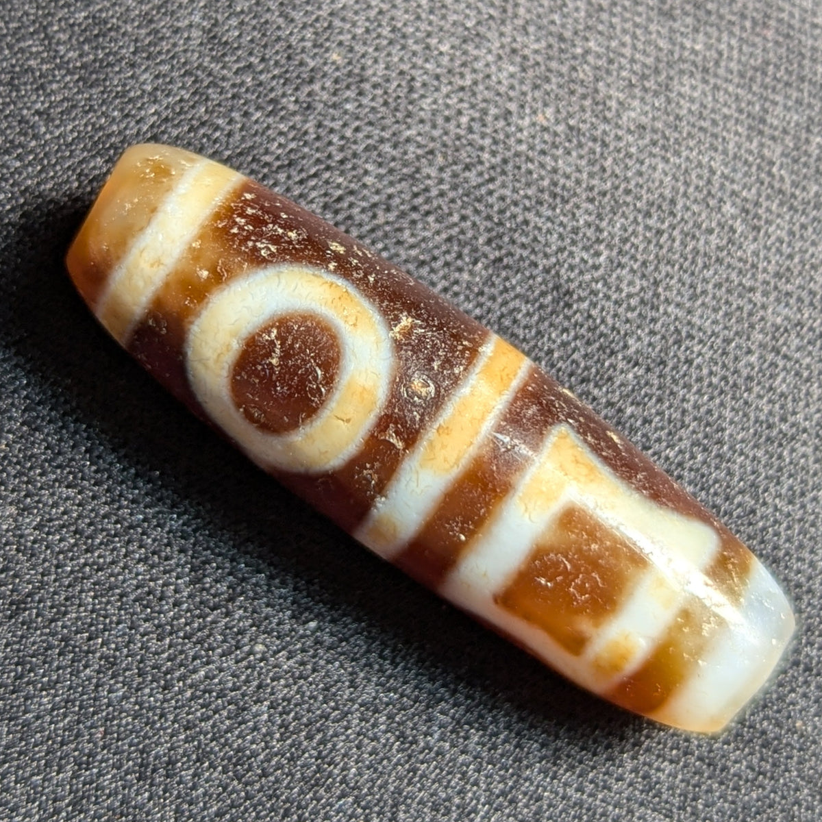 Amulette Dzi tibétaine vintage en agate, motif cercles et carrés