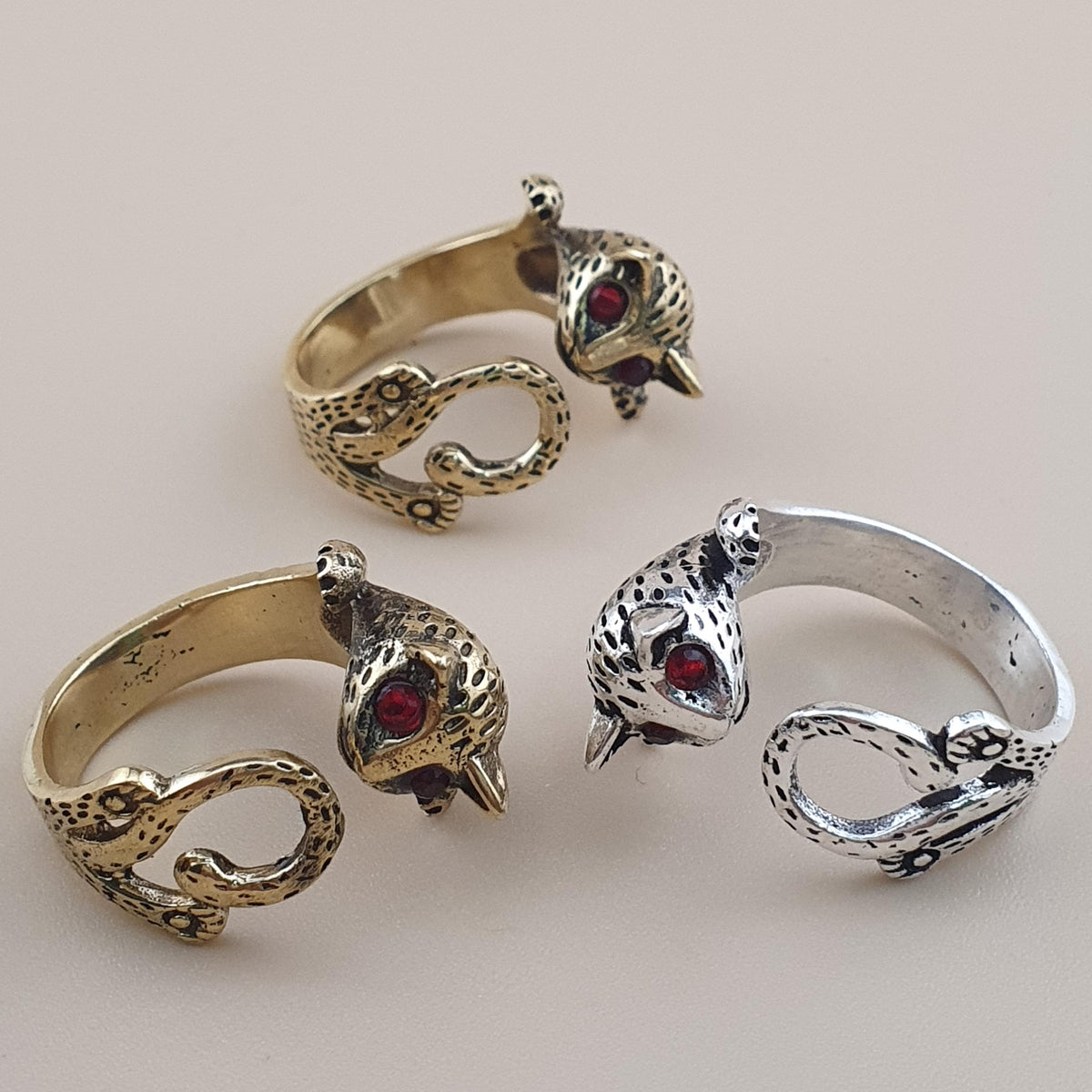 Bague ajustable Panthère / Léopard Gothique Vintage avec Yeux Rouges
